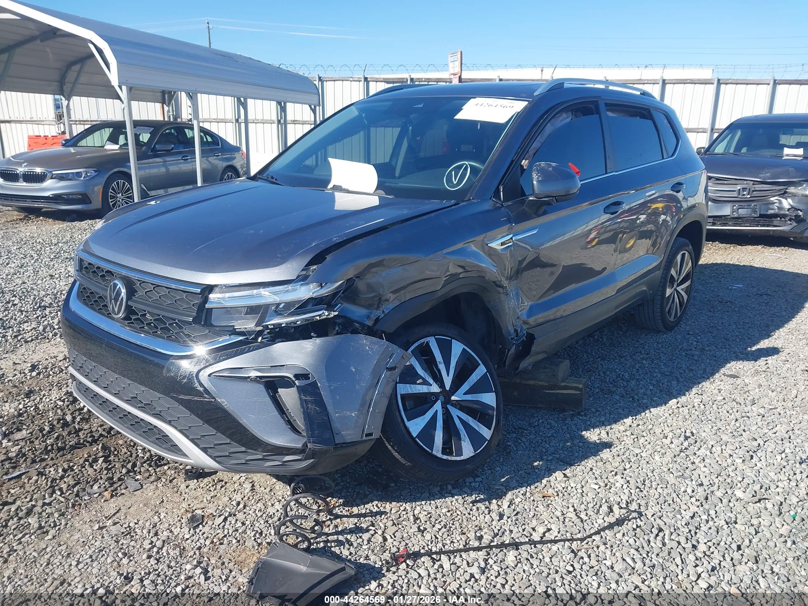 VOLKSWAGEN TAOS image 2
