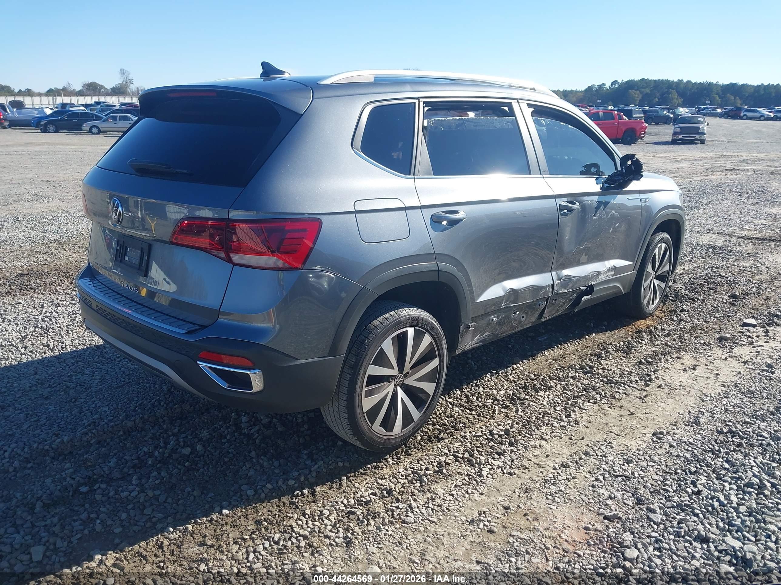 VOLKSWAGEN TAOS image 4
