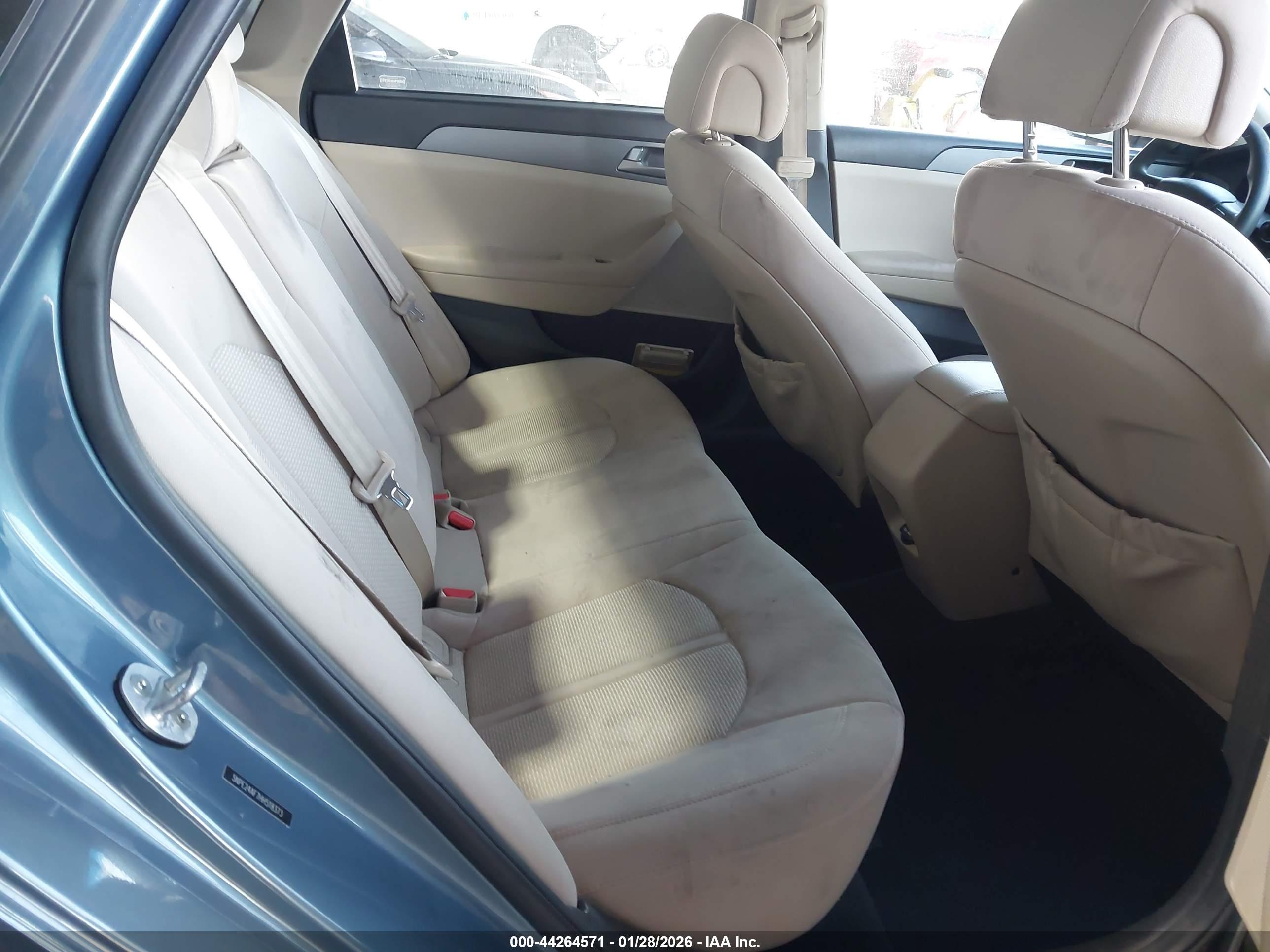 HYUNDAI SONATA image 8