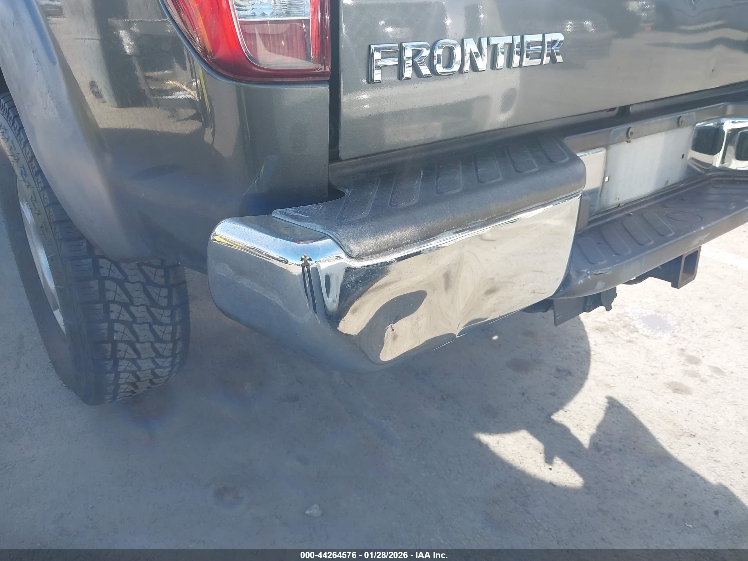 NISSAN FRONTIER image 6
