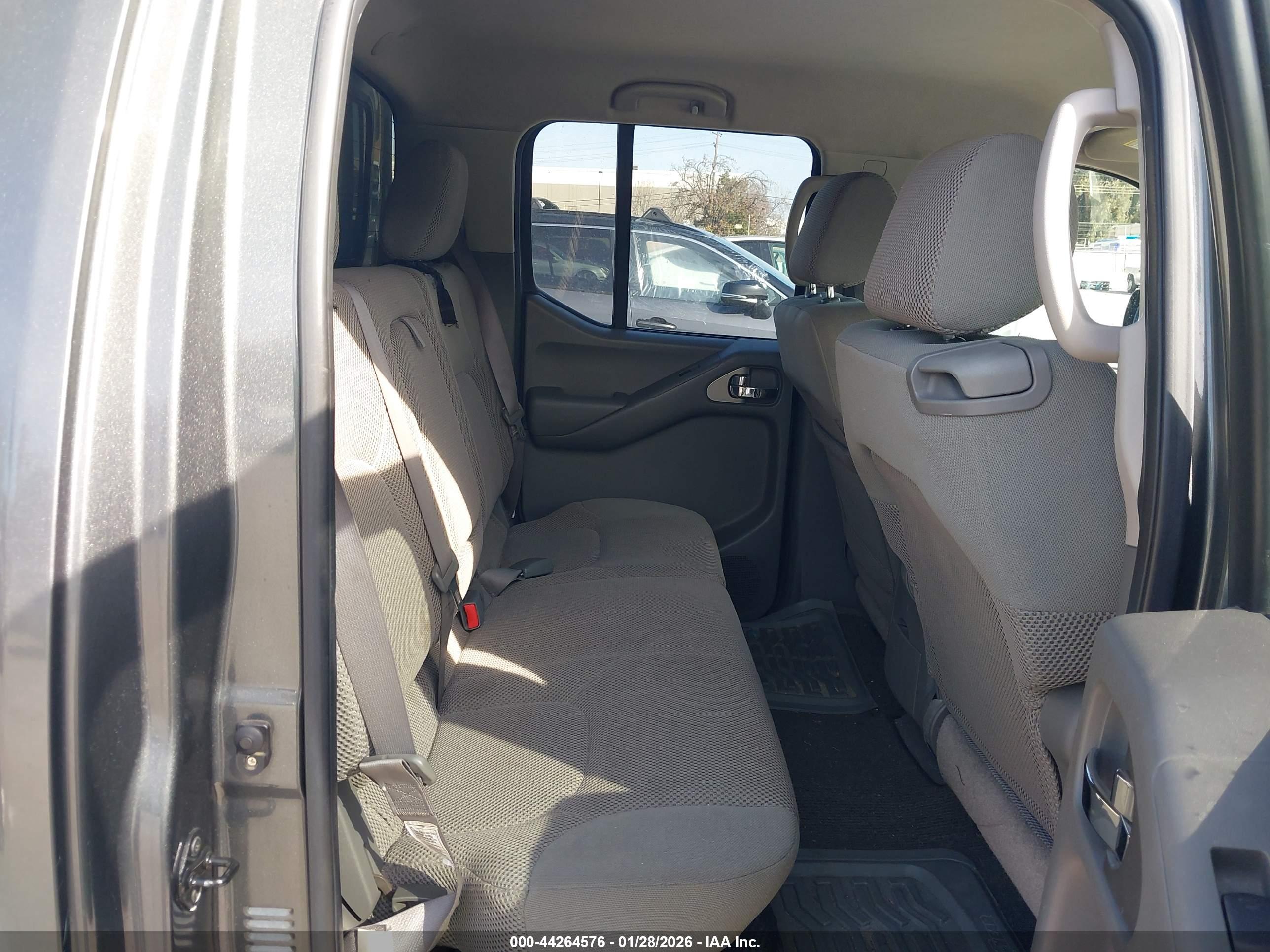 NISSAN FRONTIER image 8