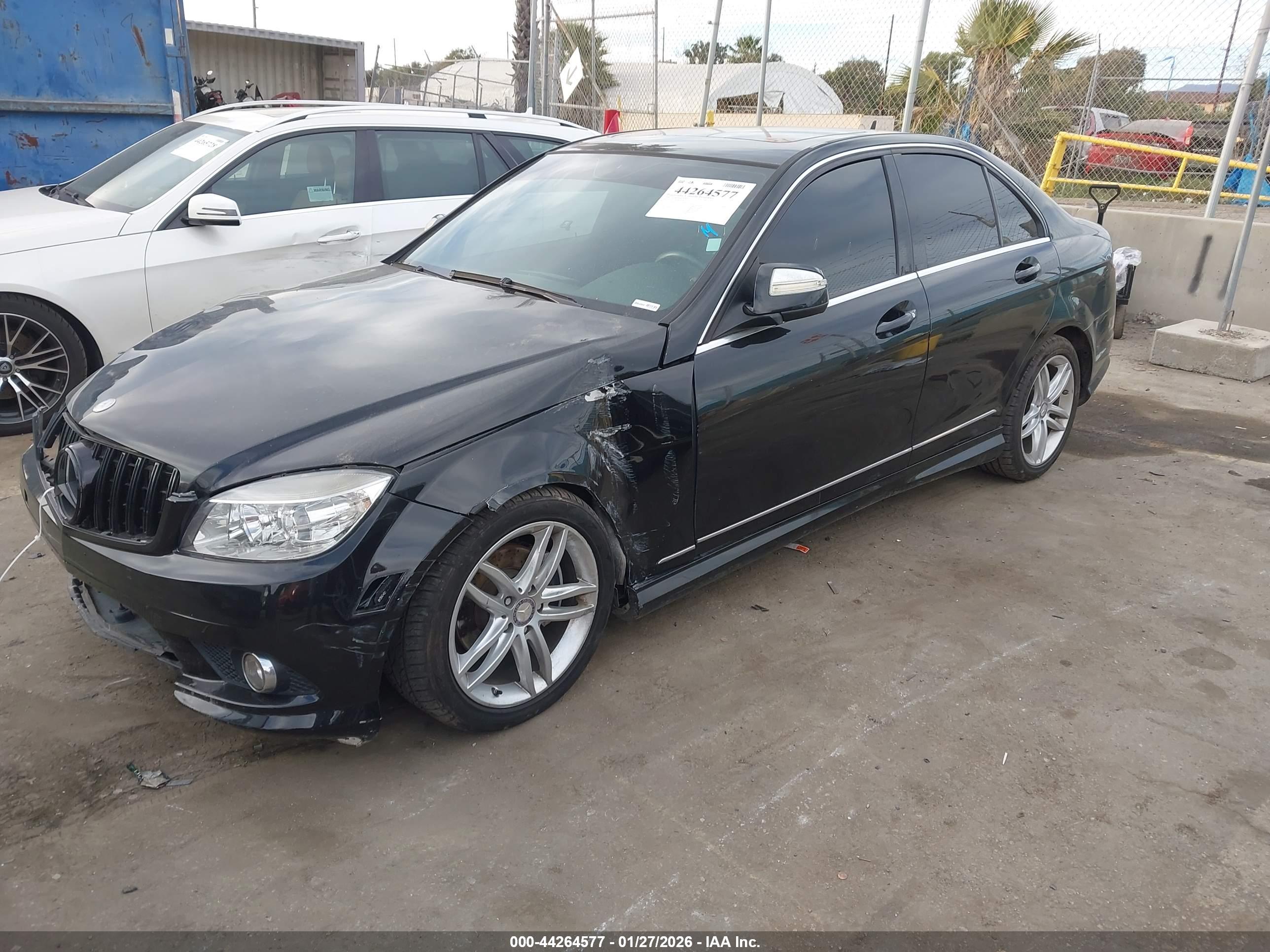 MERCEDES-BENZ C image 2