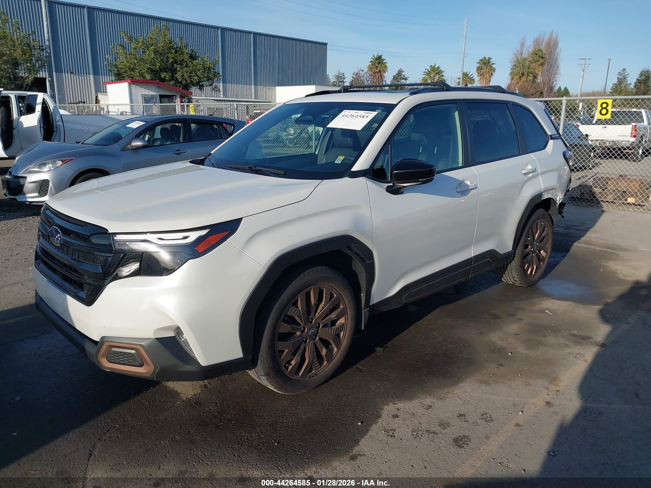 SUBARU FORESTER image 2