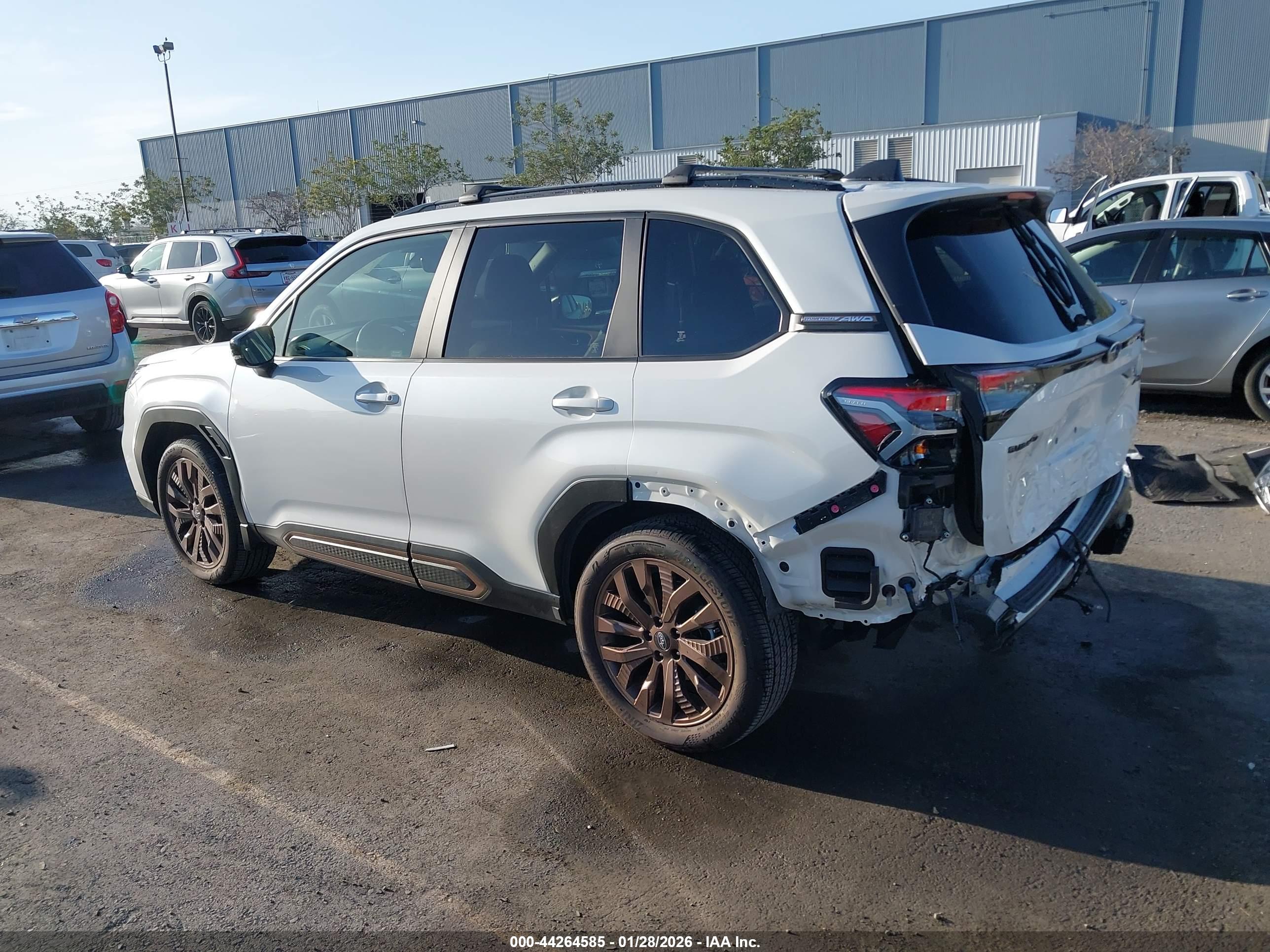SUBARU FORESTER image 3