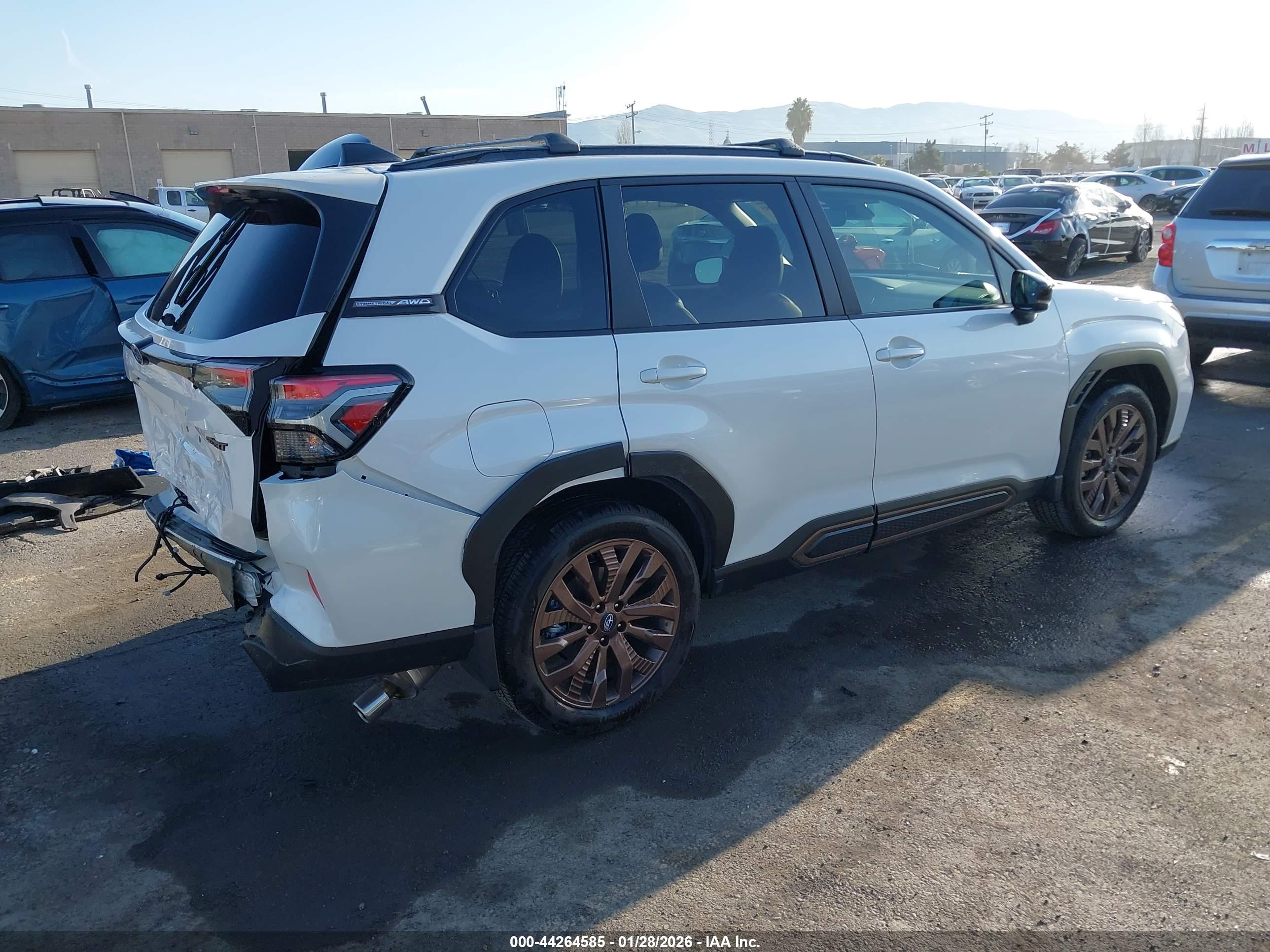 SUBARU FORESTER image 4
