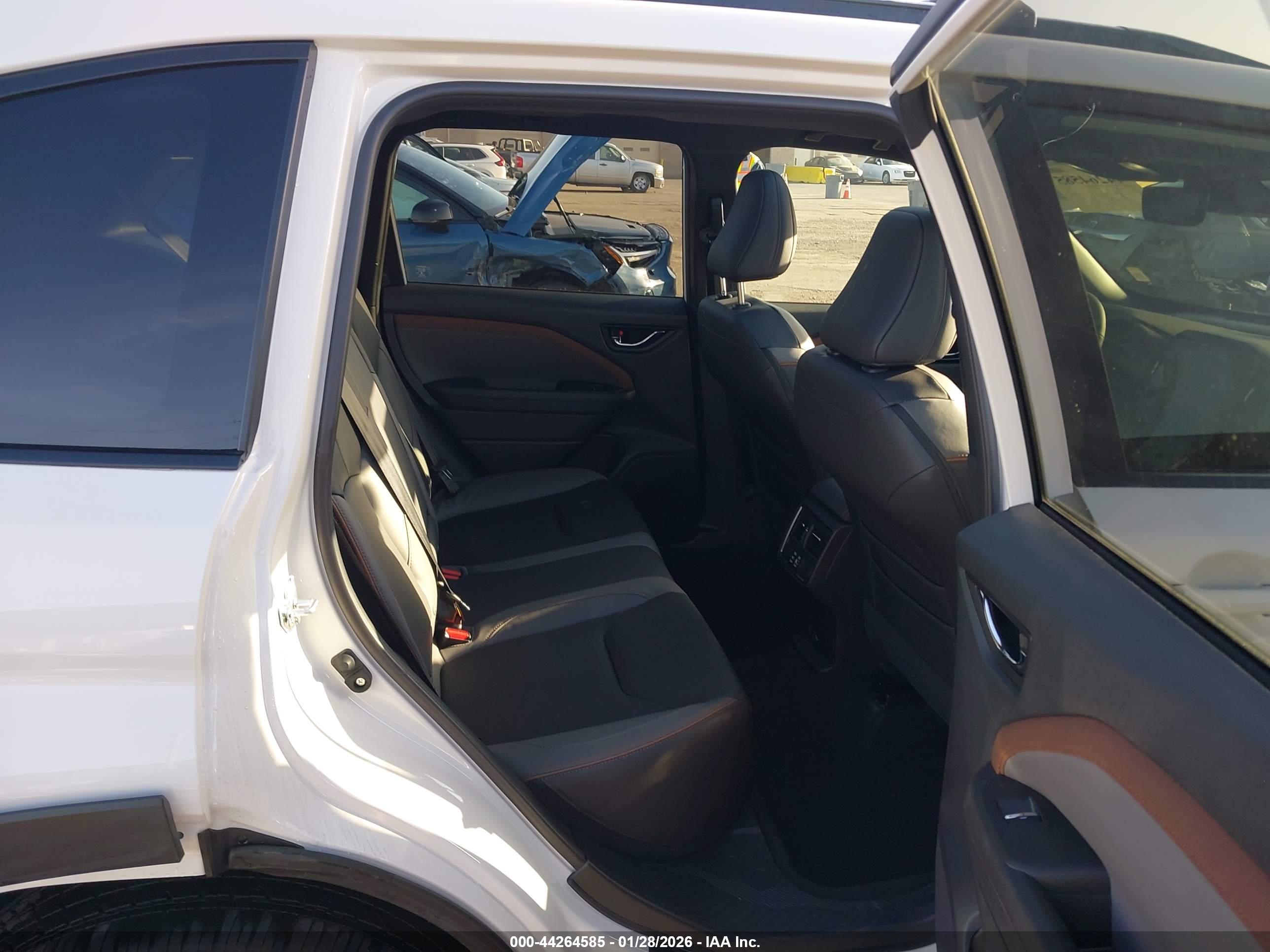 SUBARU FORESTER image 8