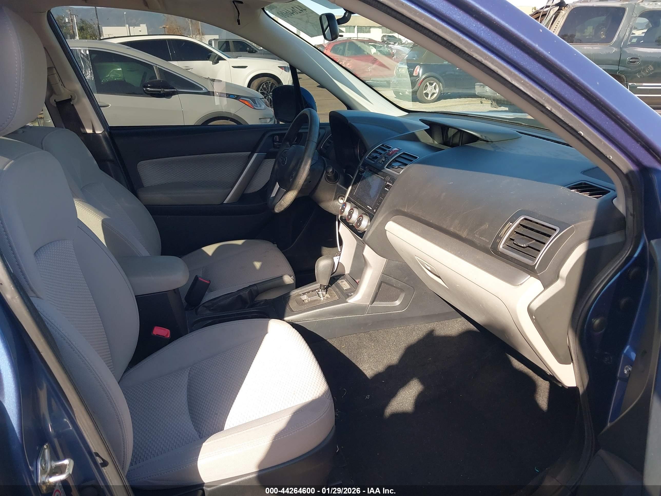 SUBARU FORESTER image 5