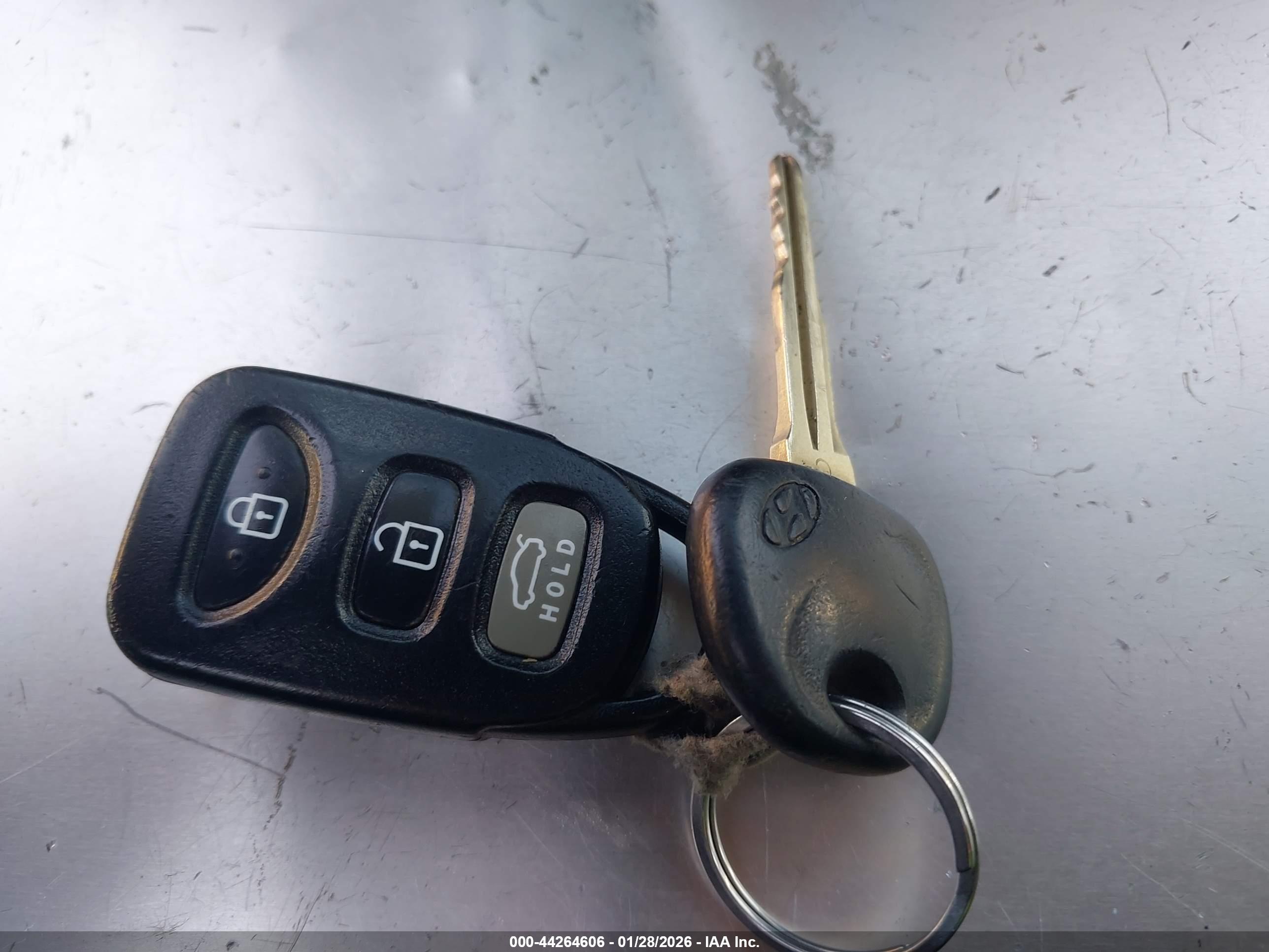 HYUNDAI ELANTRA image 11