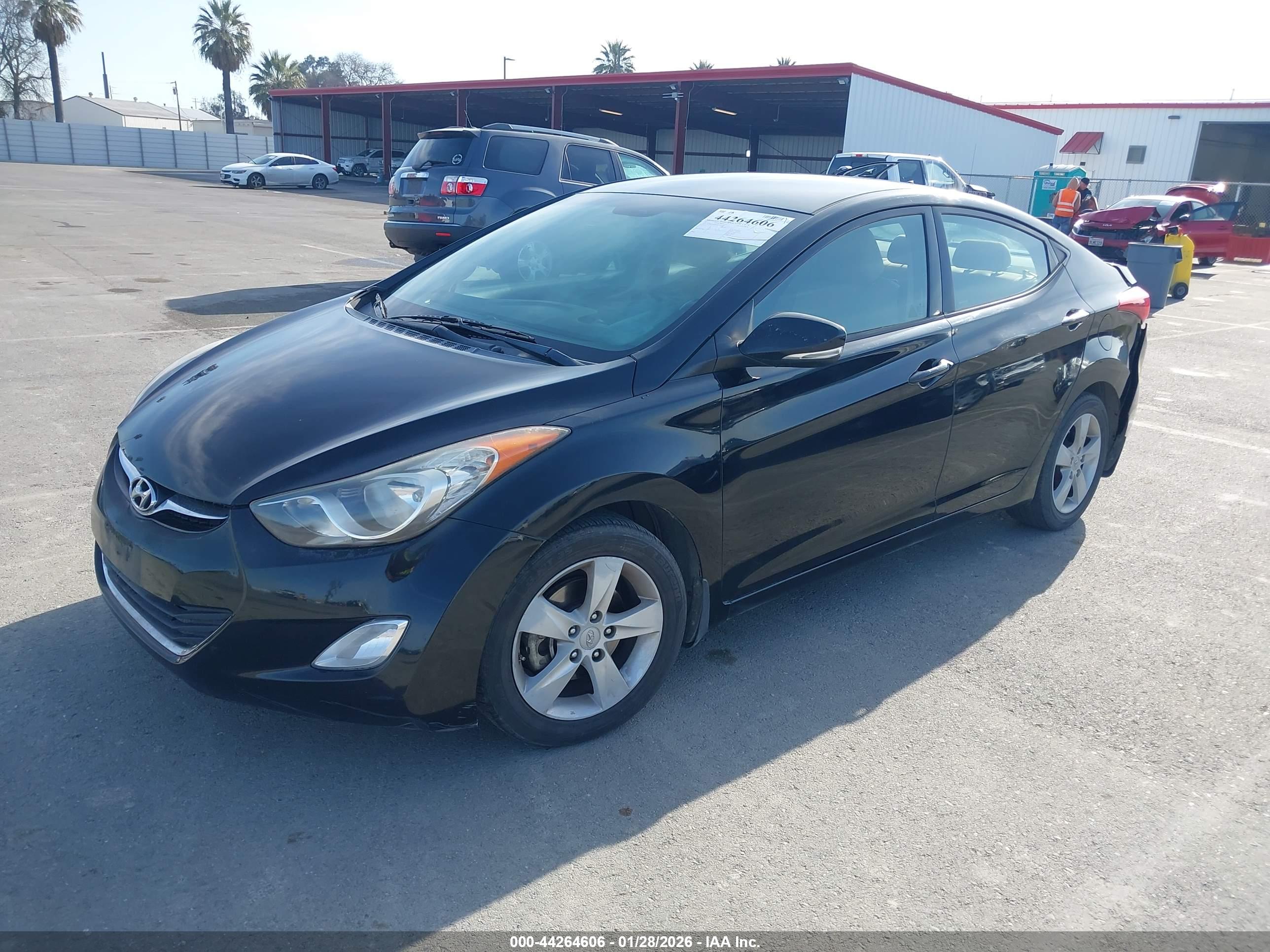 HYUNDAI ELANTRA image 2