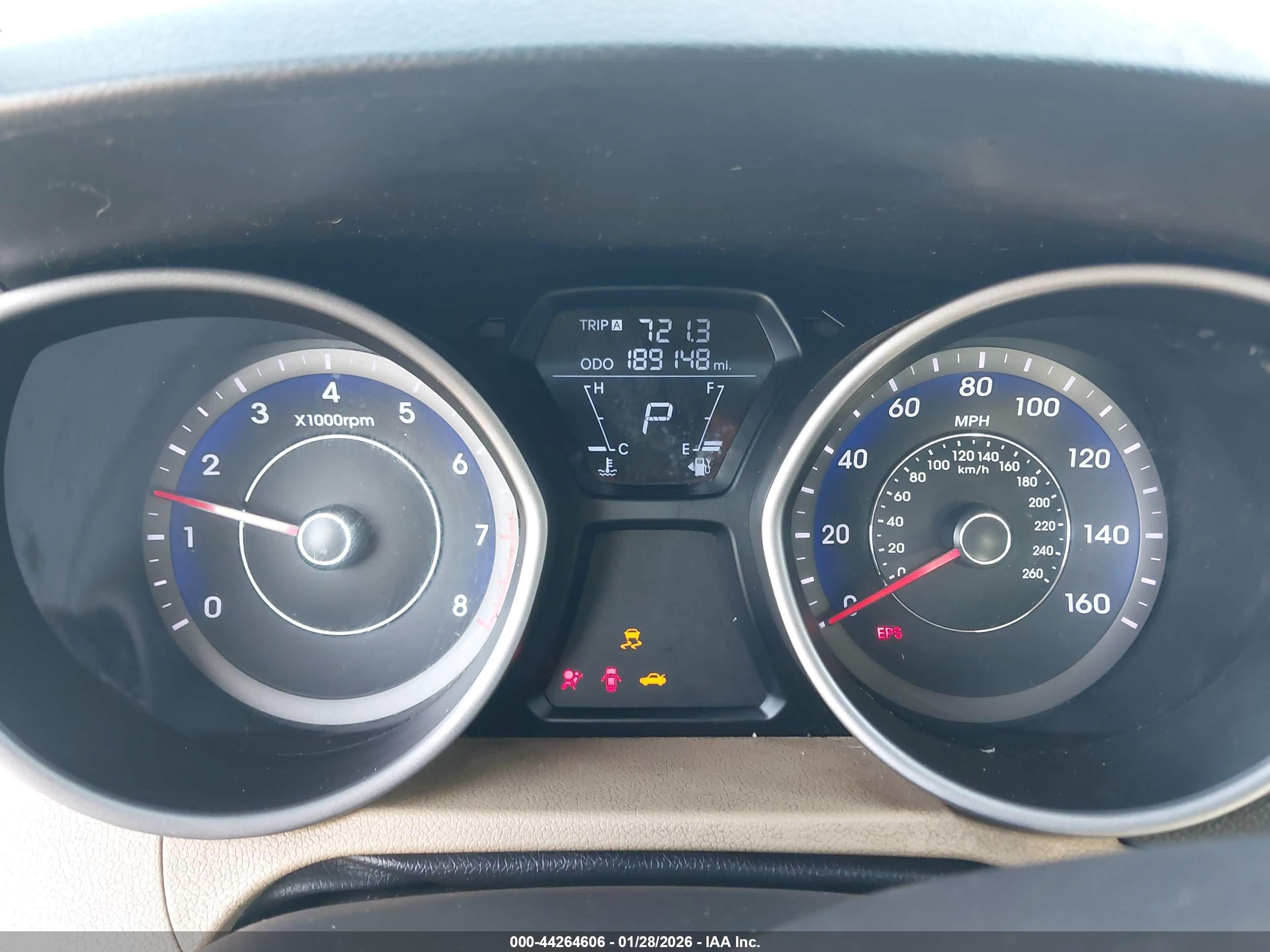 HYUNDAI ELANTRA image 7