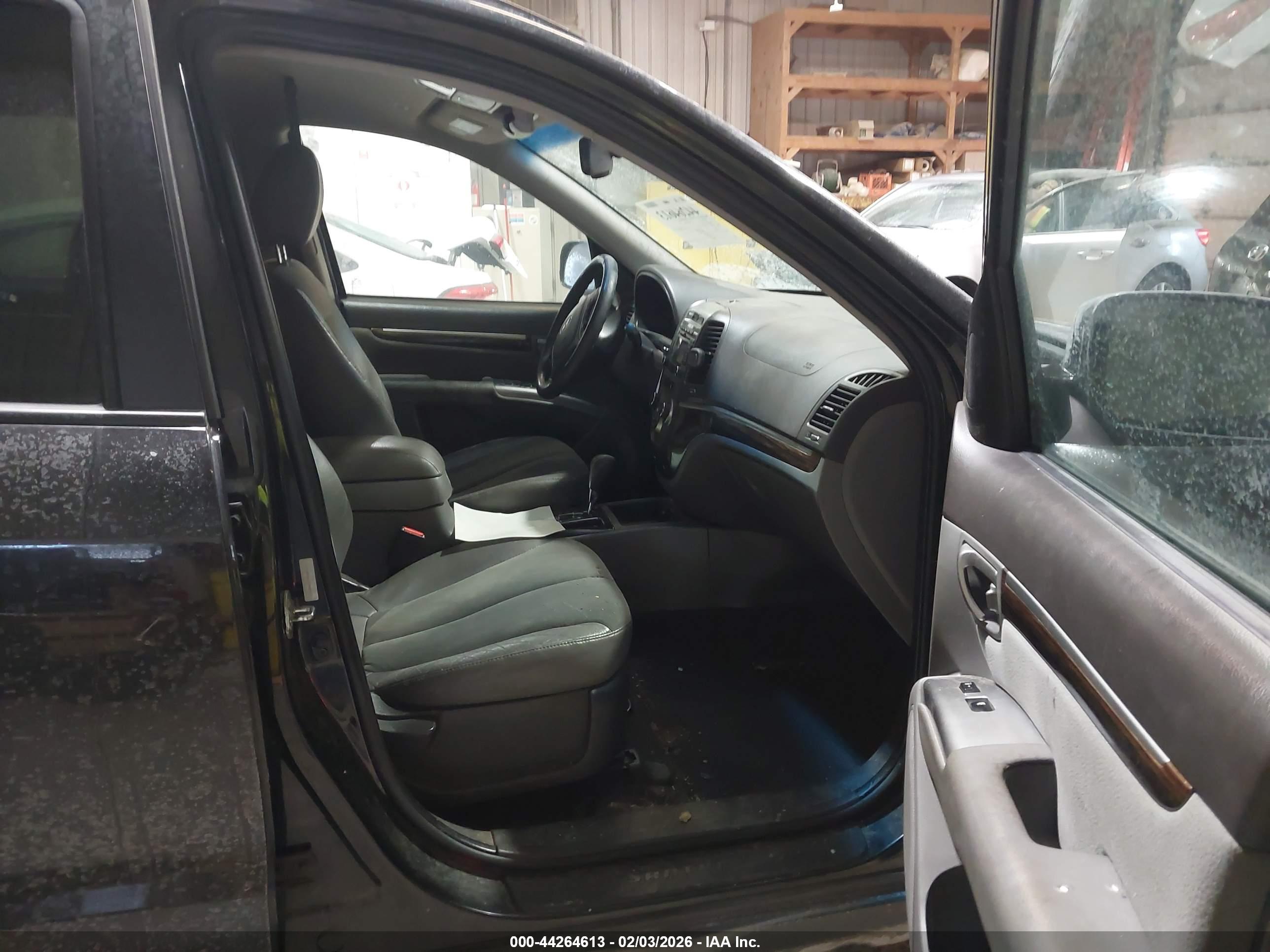 HYUNDAI SANTA image 5