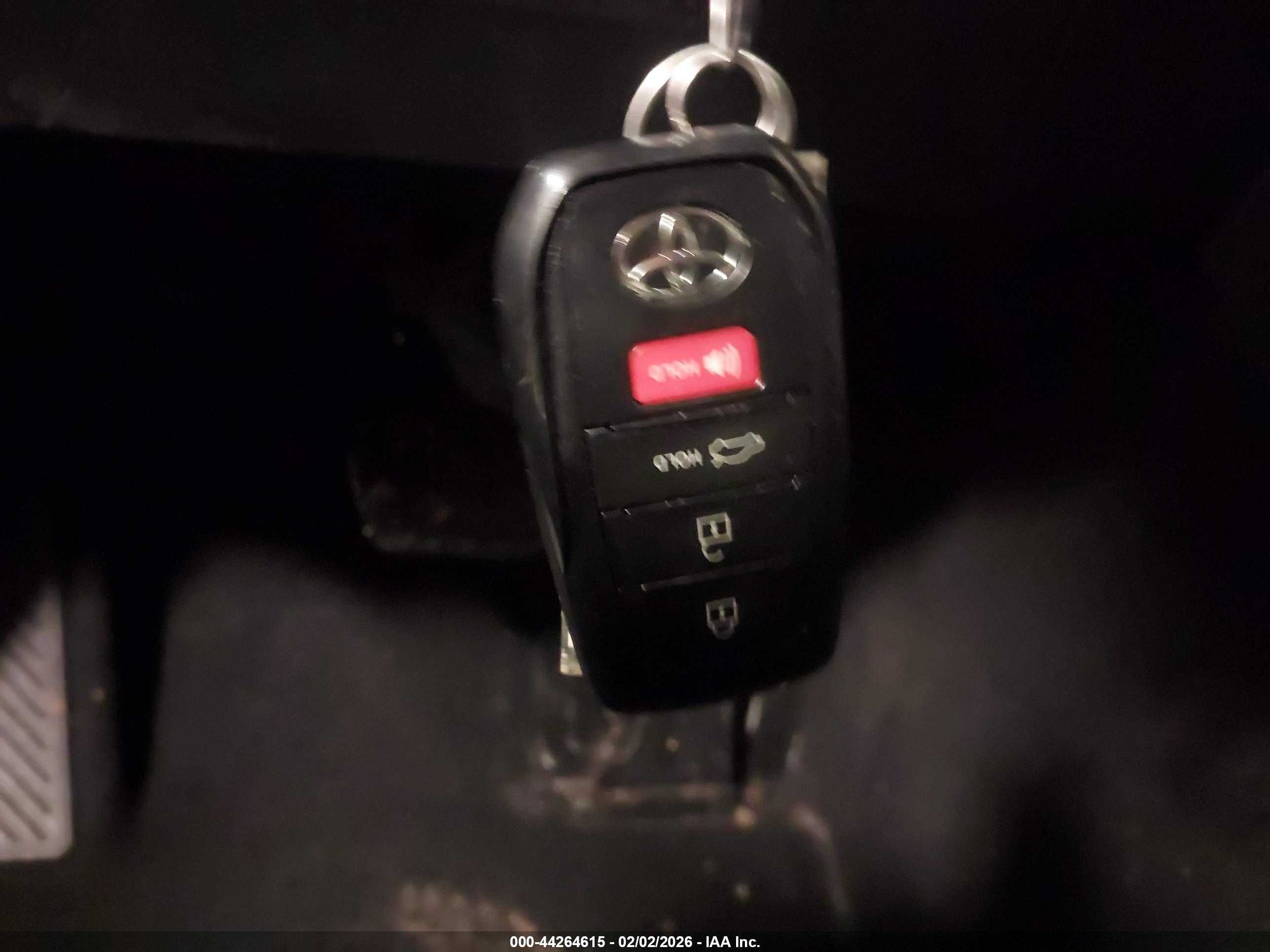 TOYOTA CAMRY image 11