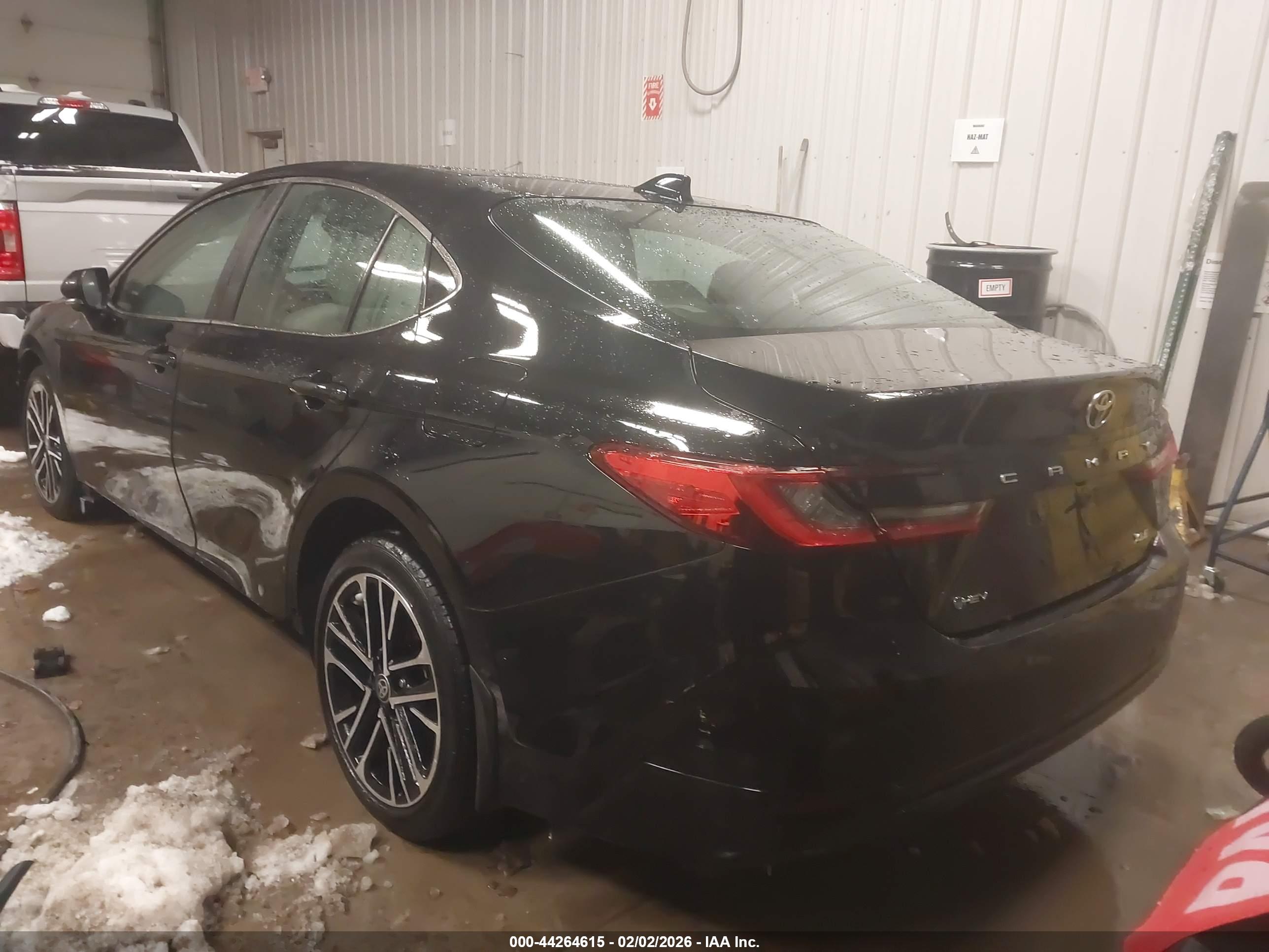 TOYOTA CAMRY image 3