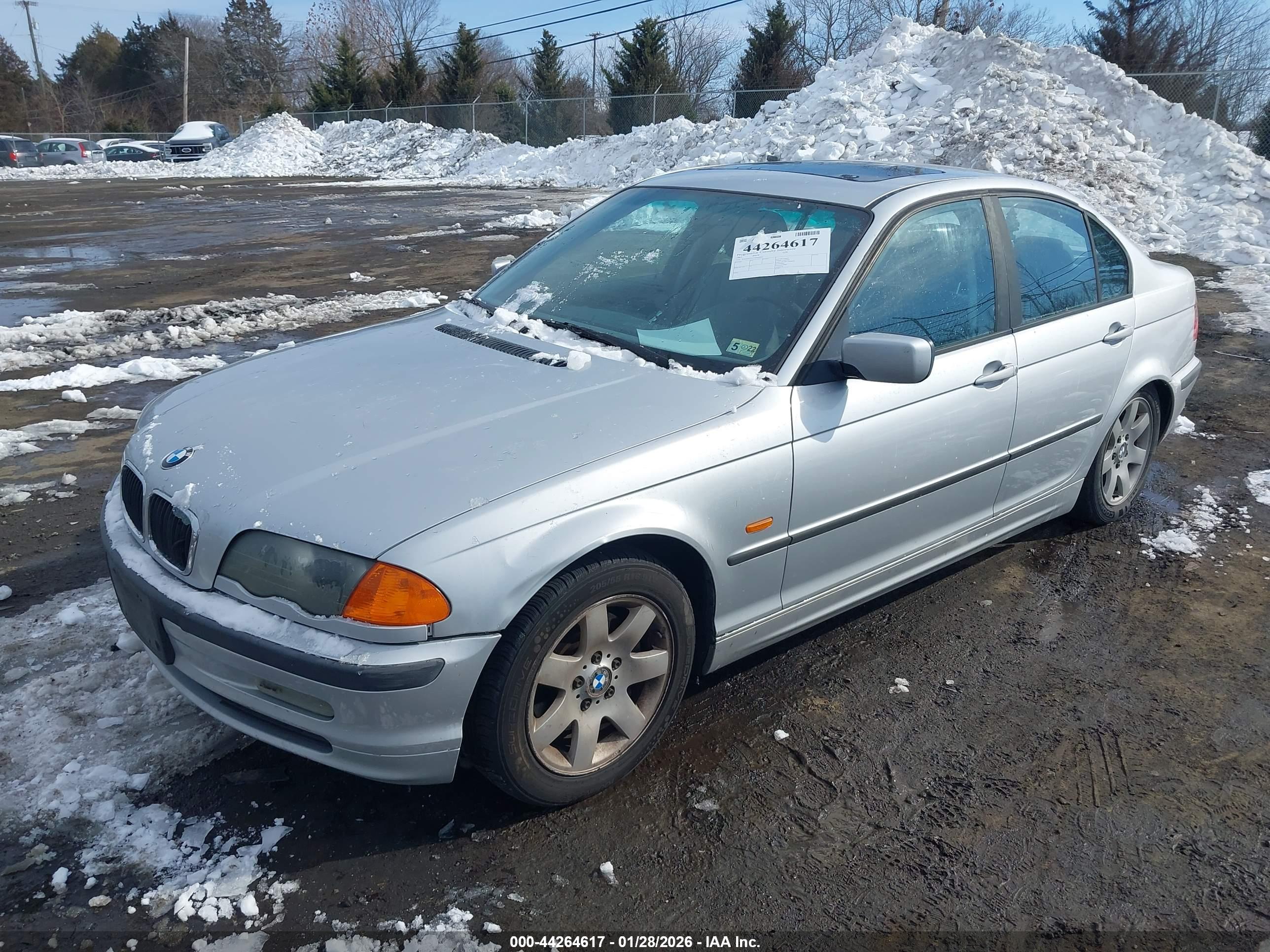 BMW 325I image 2