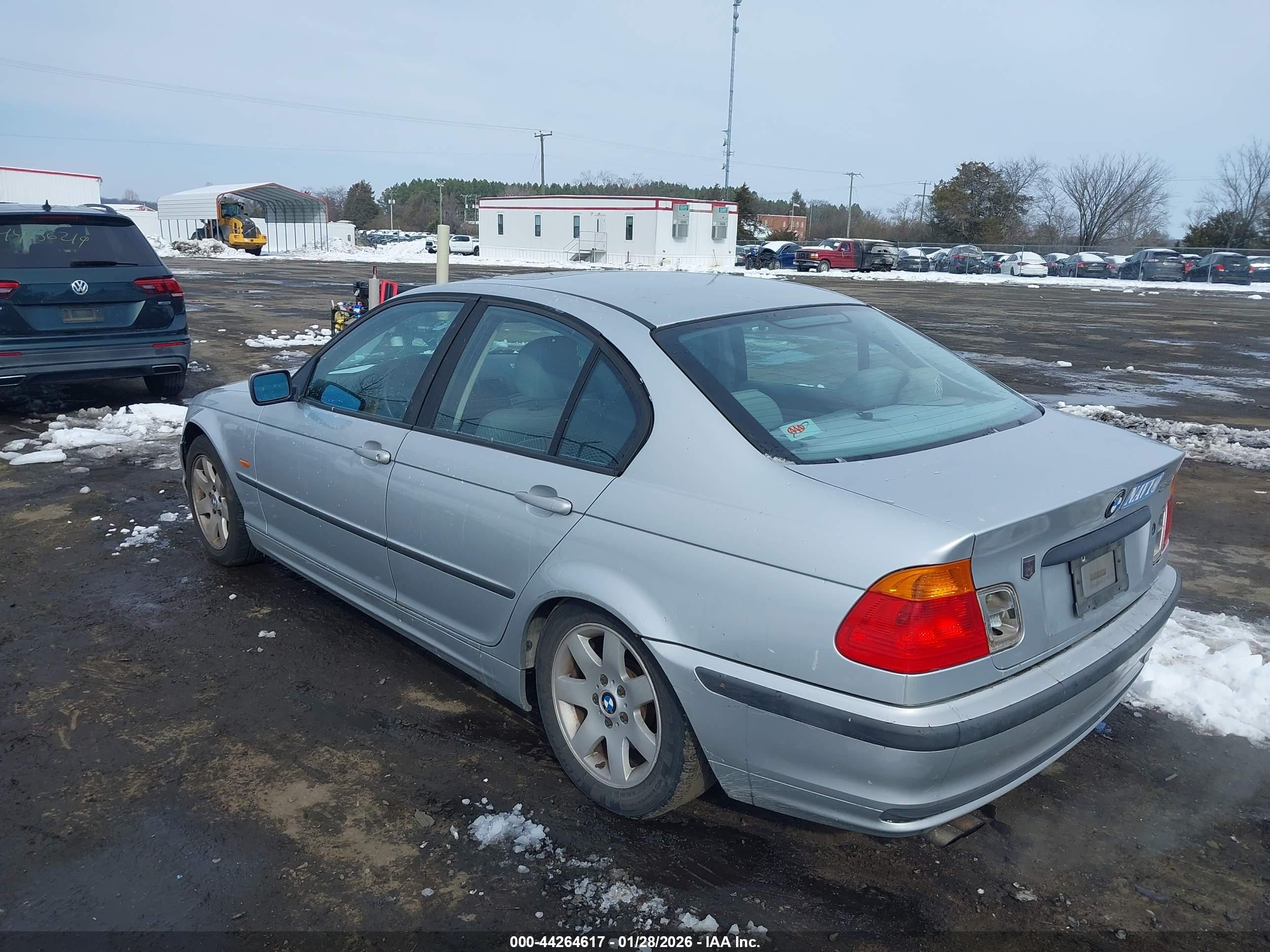 BMW 325I image 3