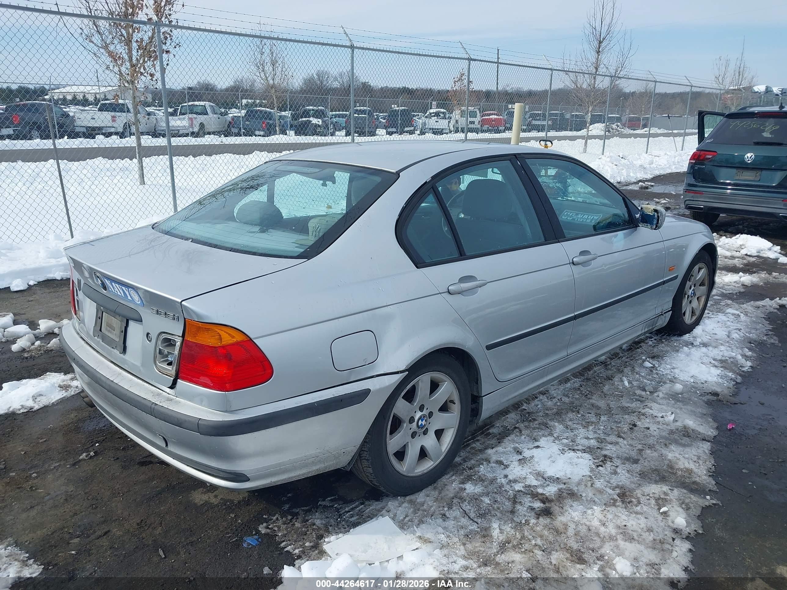 BMW 325I image 4