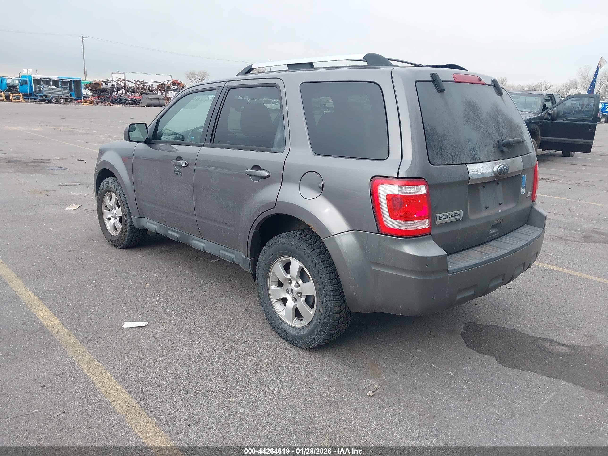 FORD ESCAPE image 3