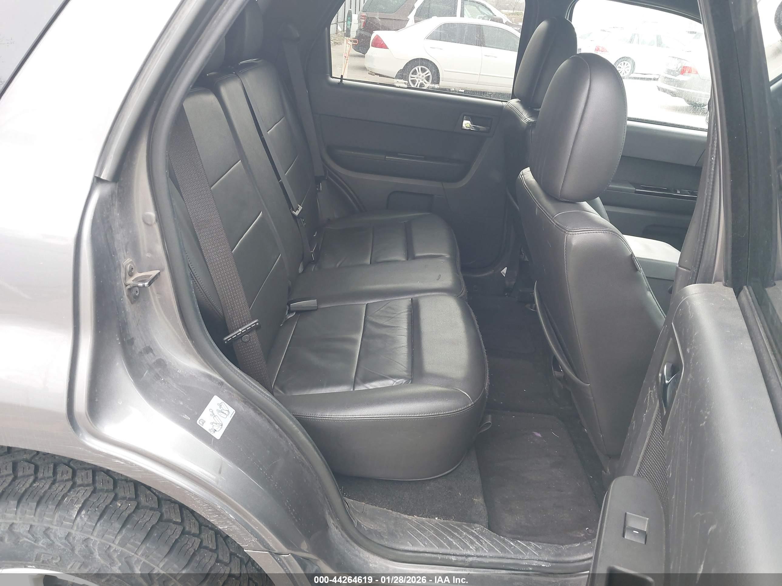 FORD ESCAPE image 8