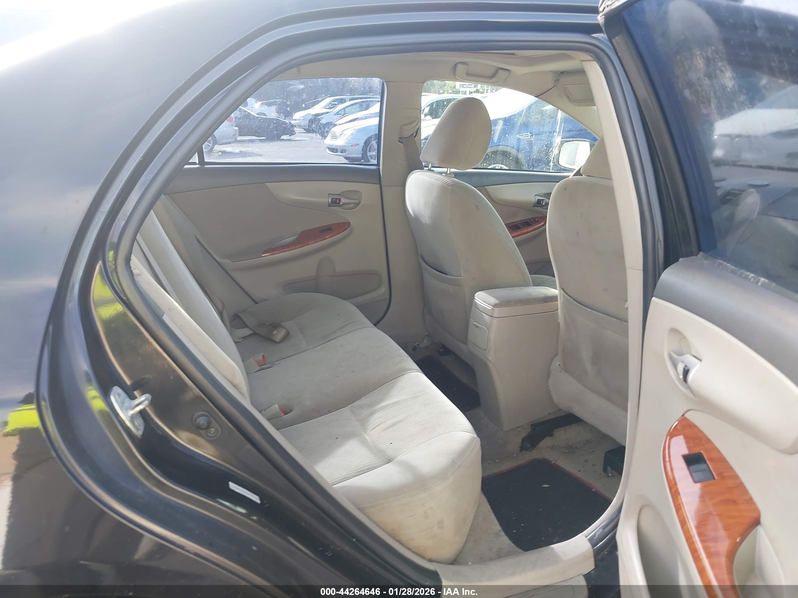 TOYOTA COROLLA image 8
