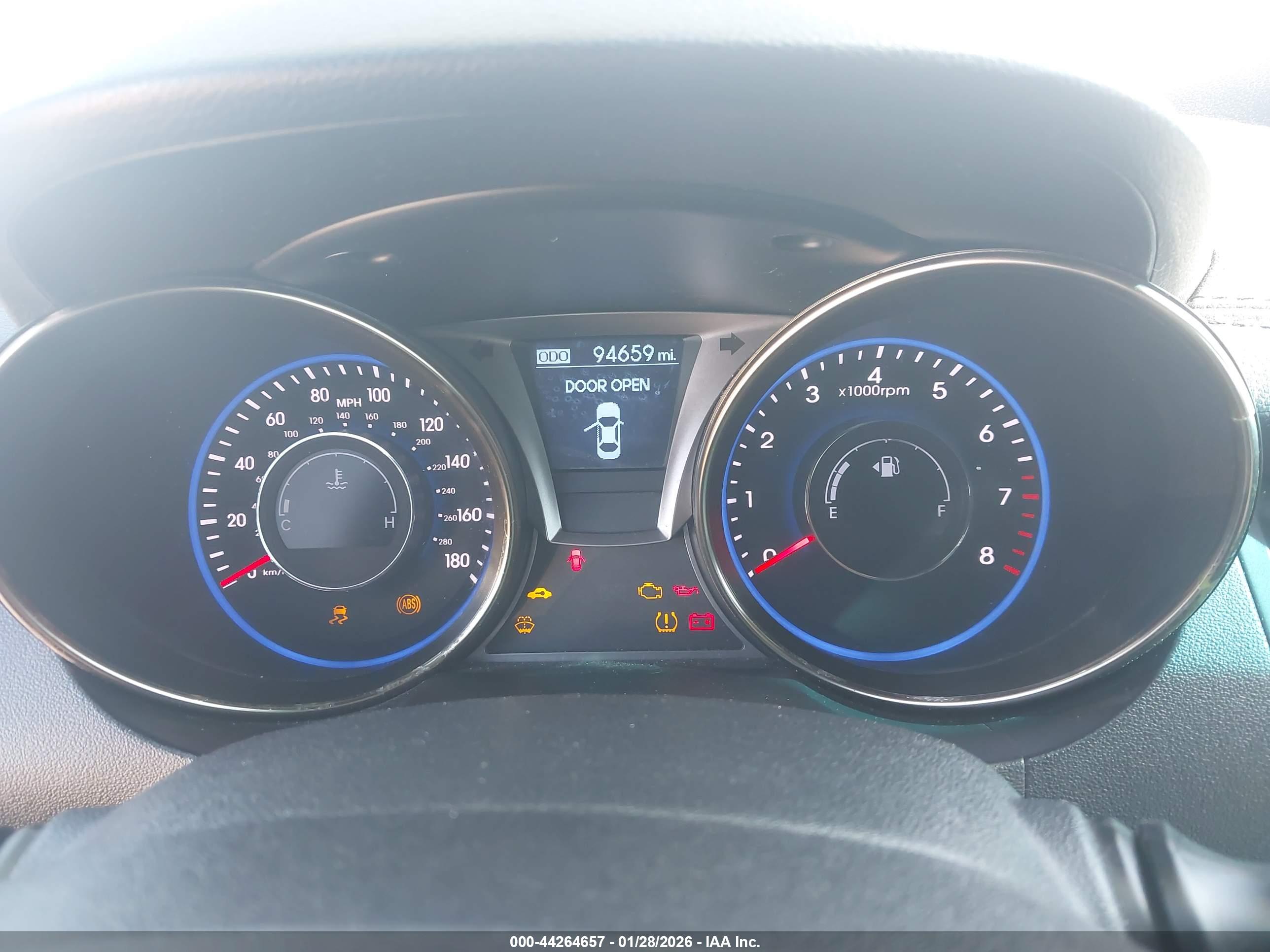 HYUNDAI GENESIS image 7