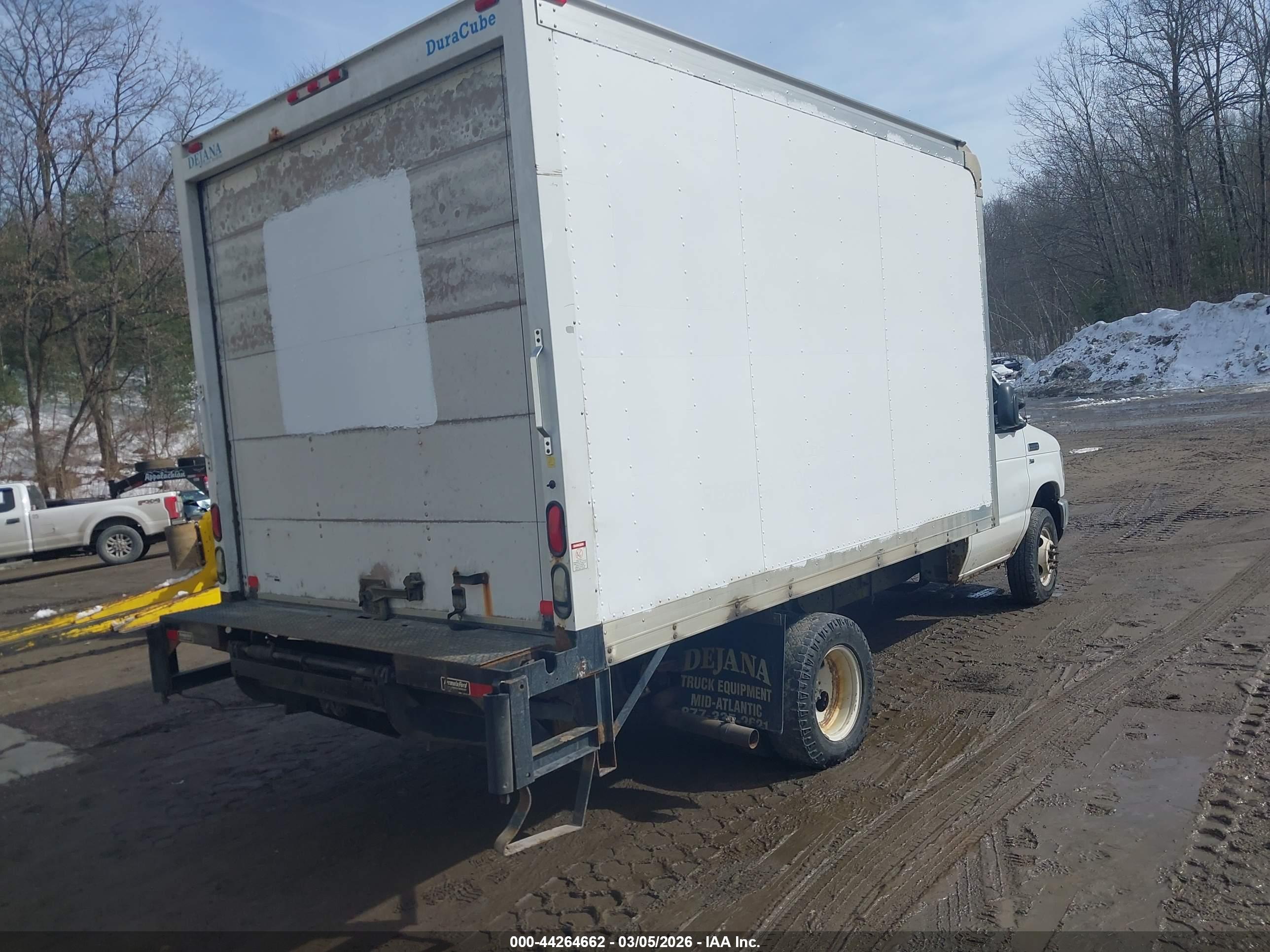 FORD E-350 image 4