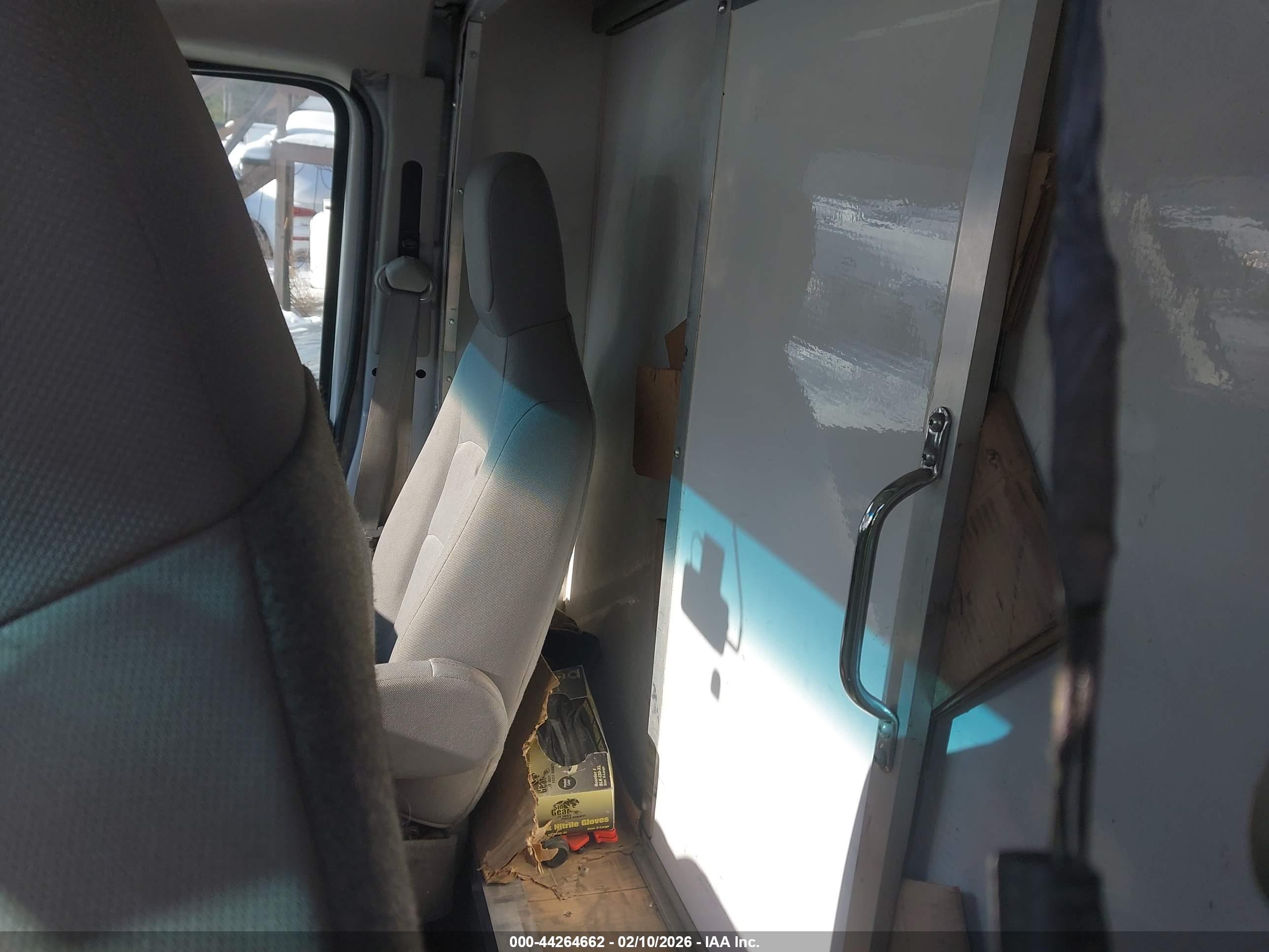 FORD E-350 image 7
