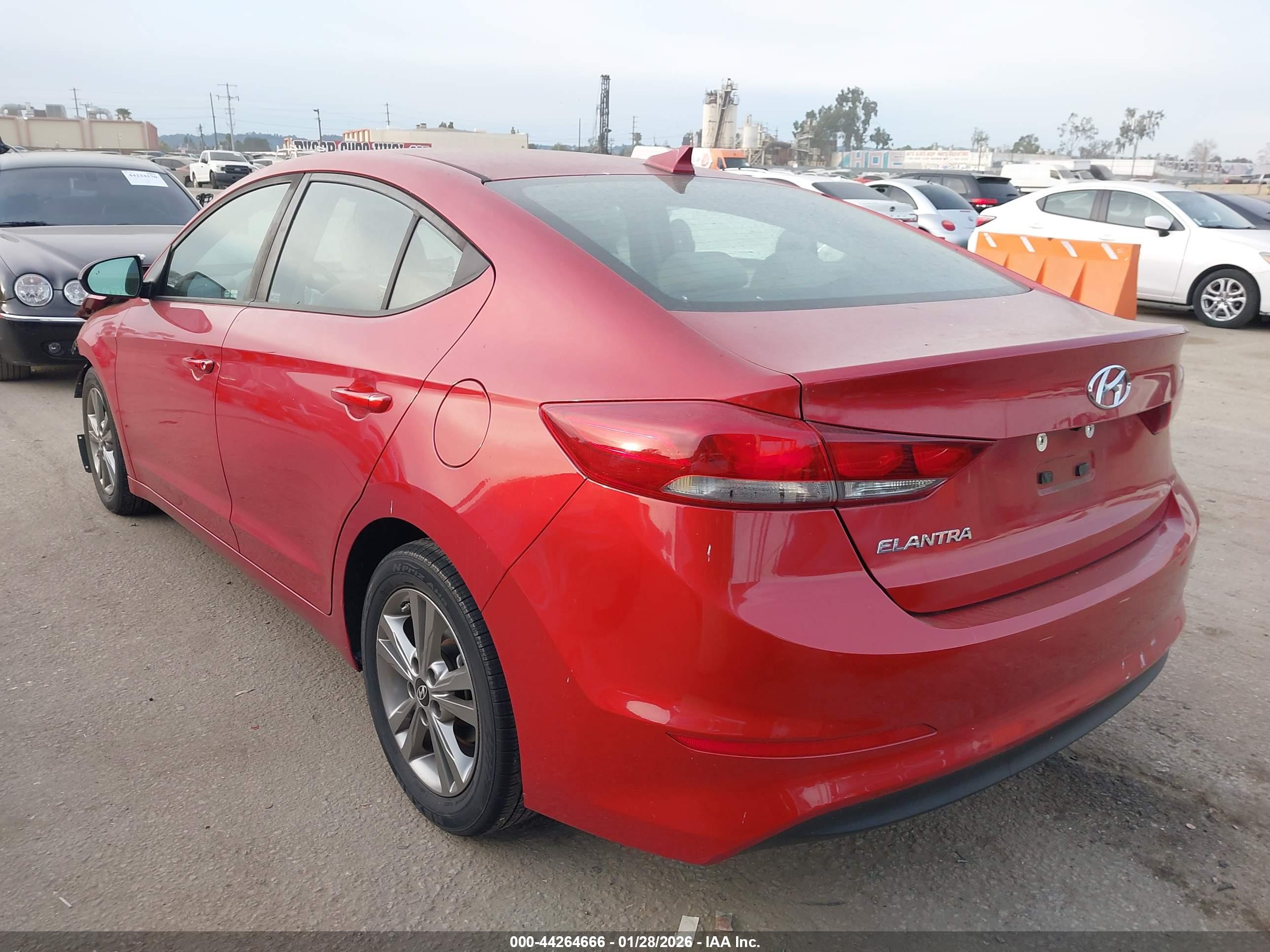 HYUNDAI ELANTRA image 3