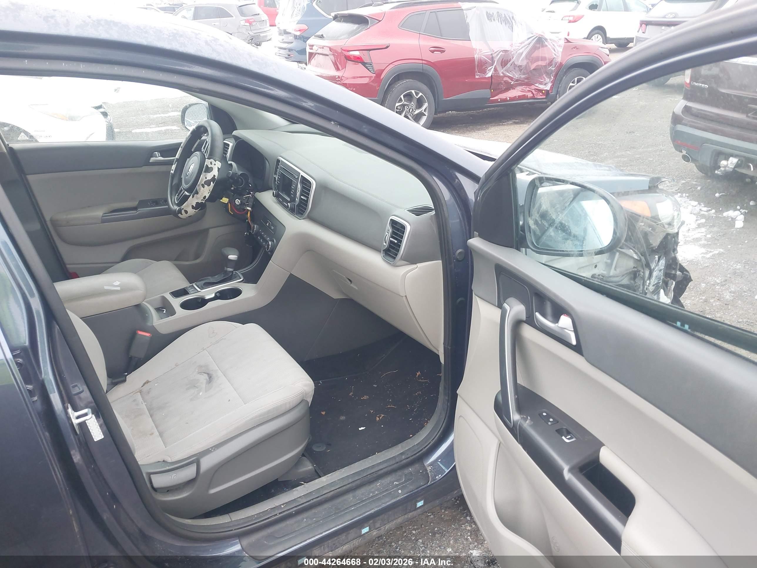 KIA SPORTAGE image 5