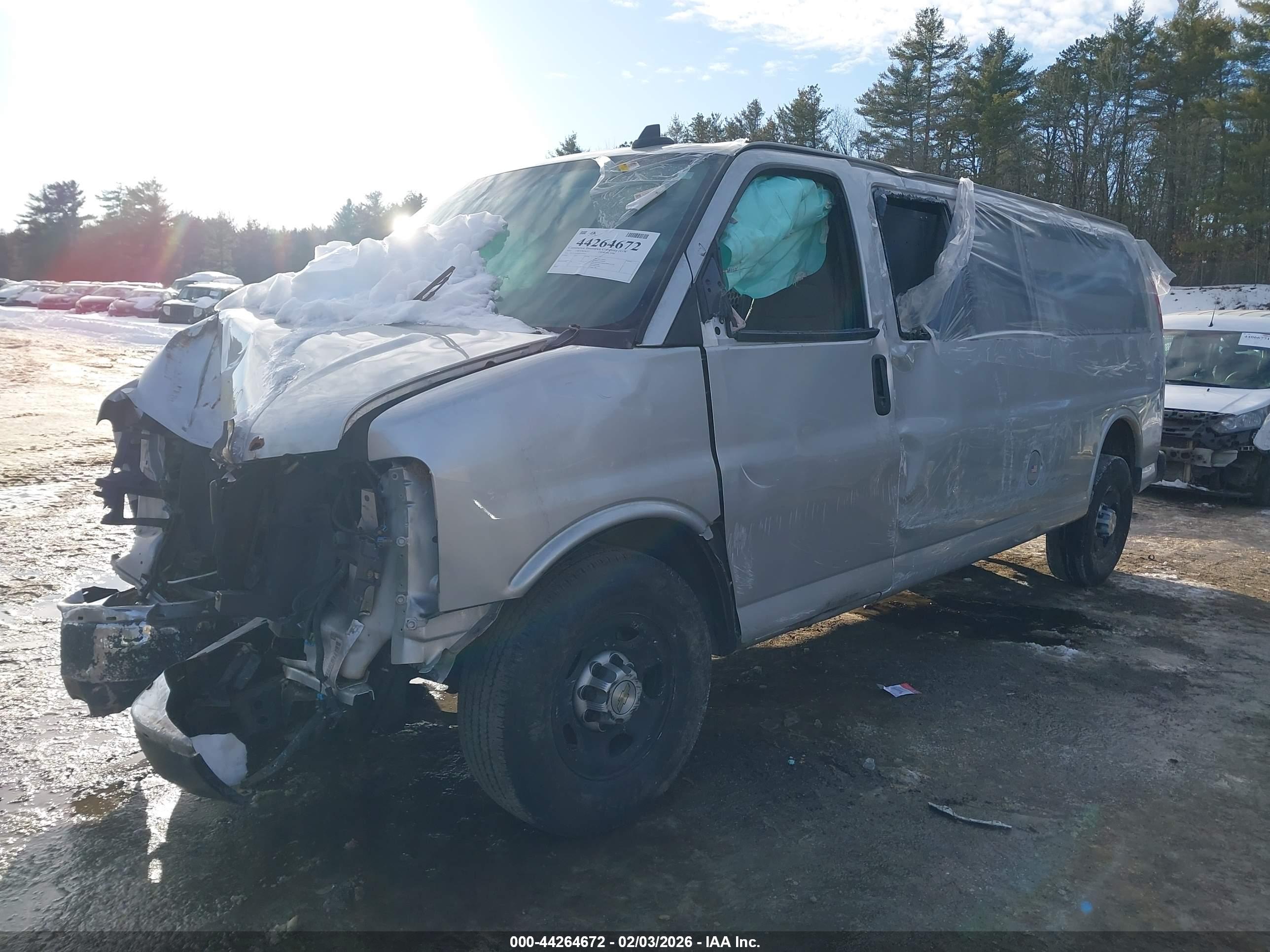 CHEVROLET EXPRESS image 2