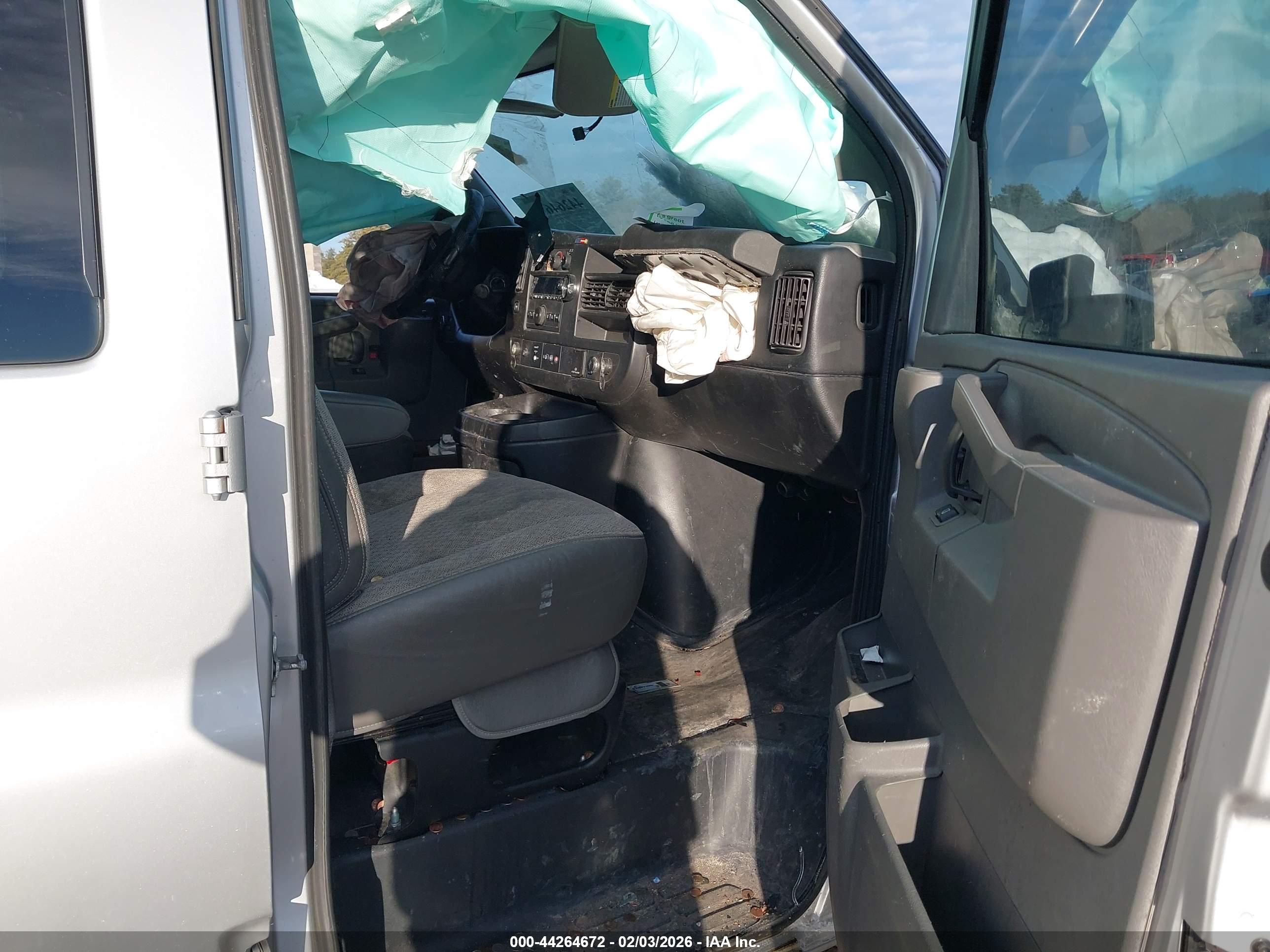 CHEVROLET EXPRESS image 5