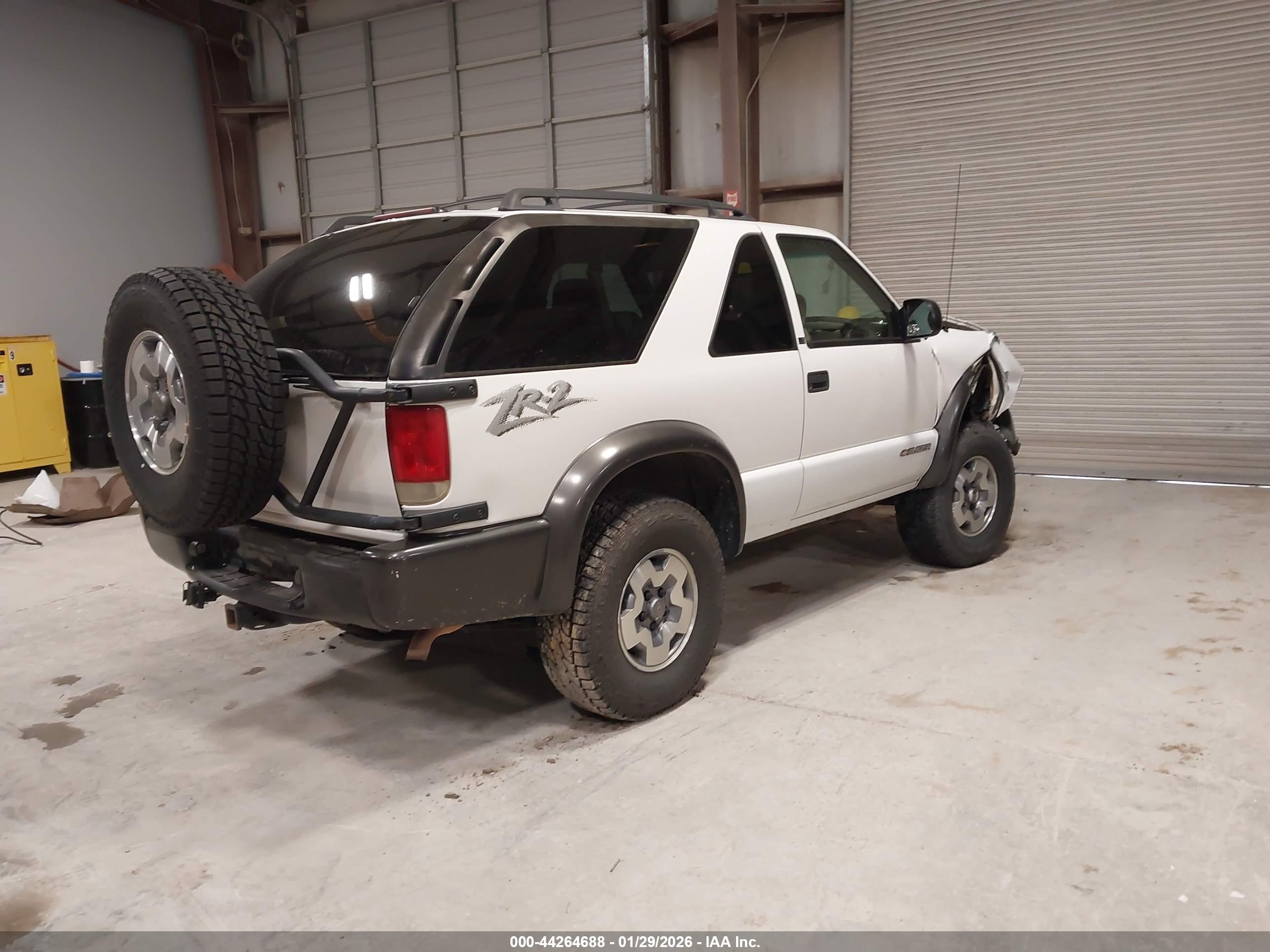 CHEVROLET BLAZER image 4