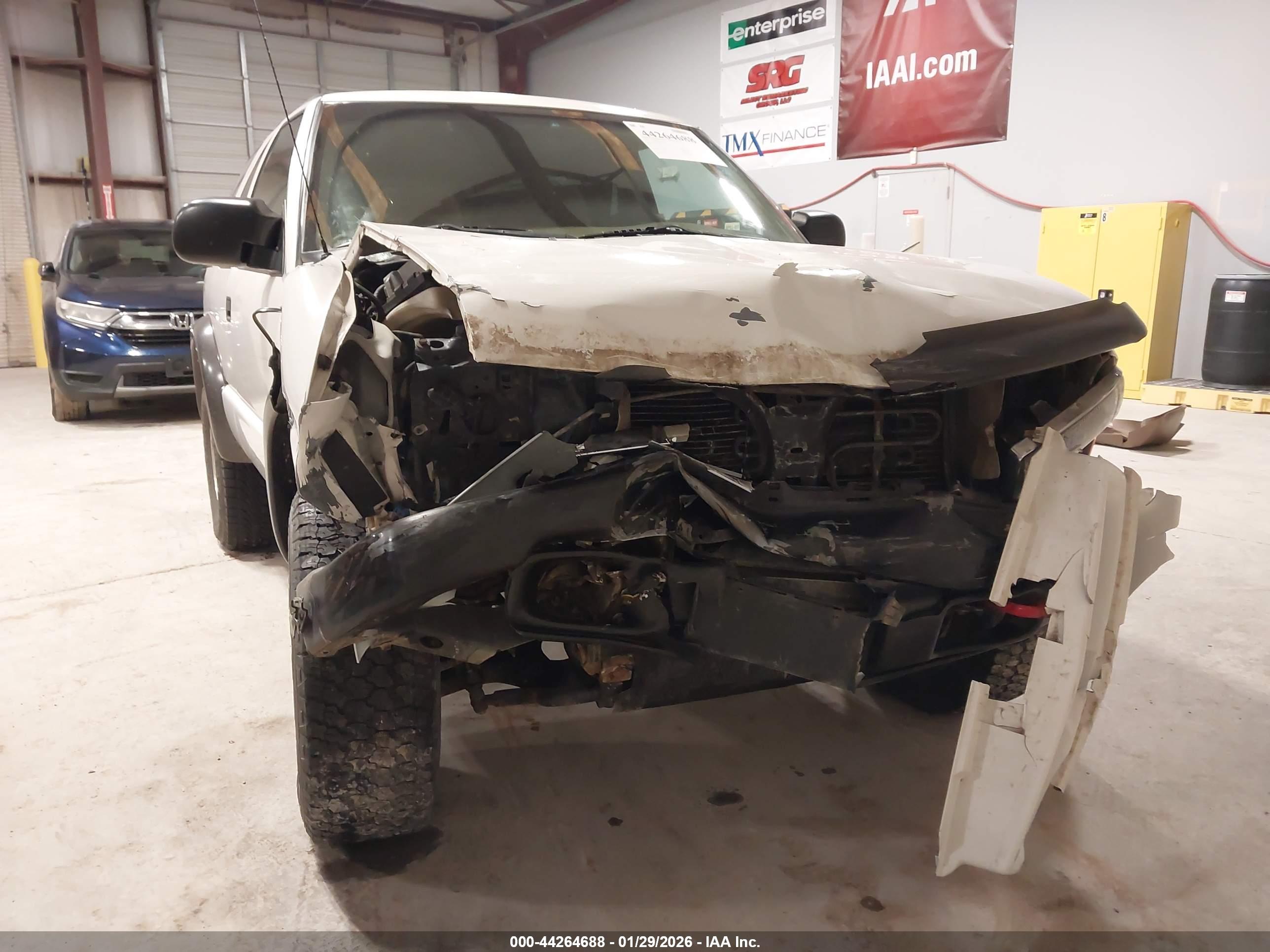 CHEVROLET BLAZER image 6