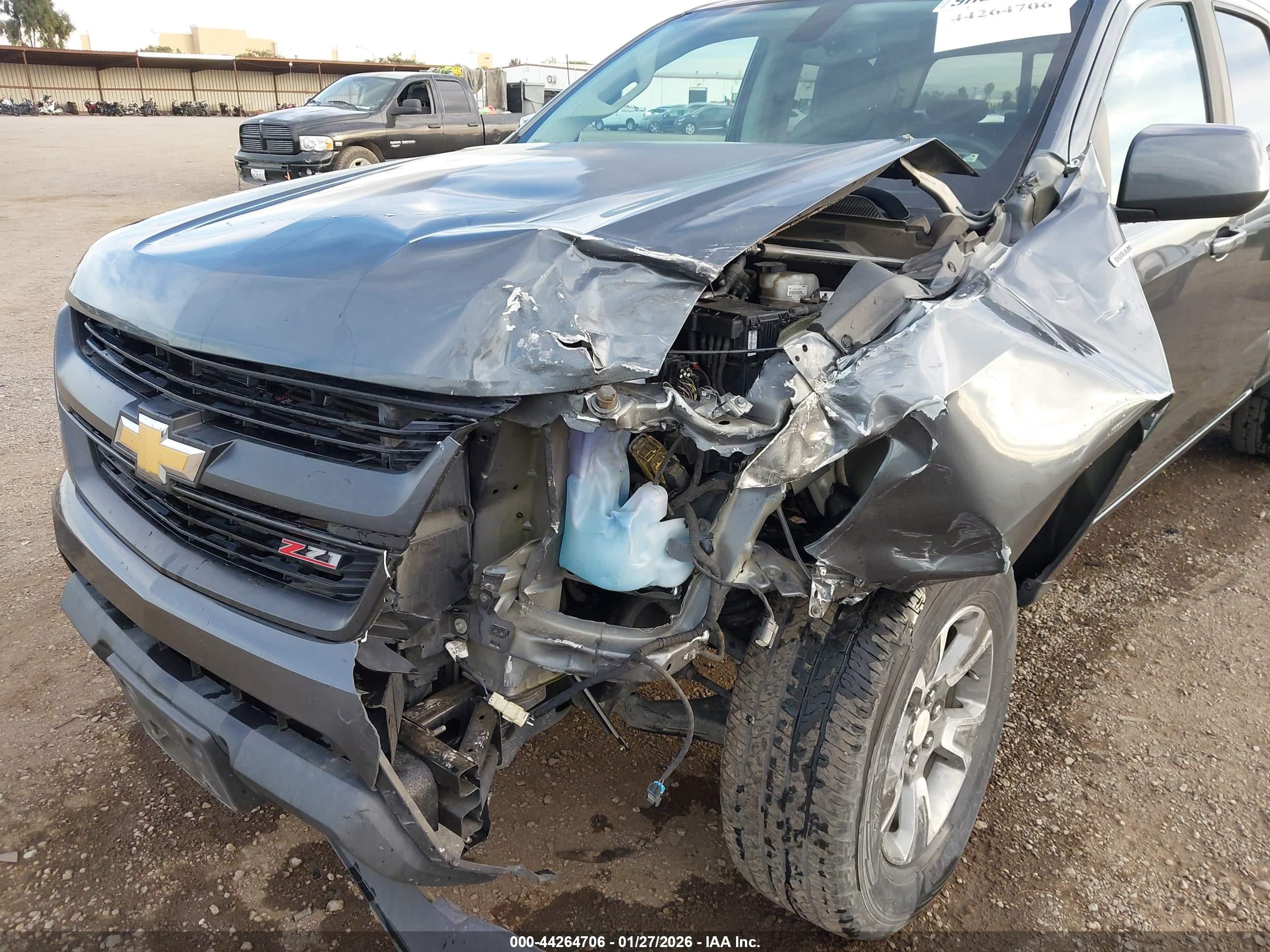 CHEVROLET COLORADO image 6