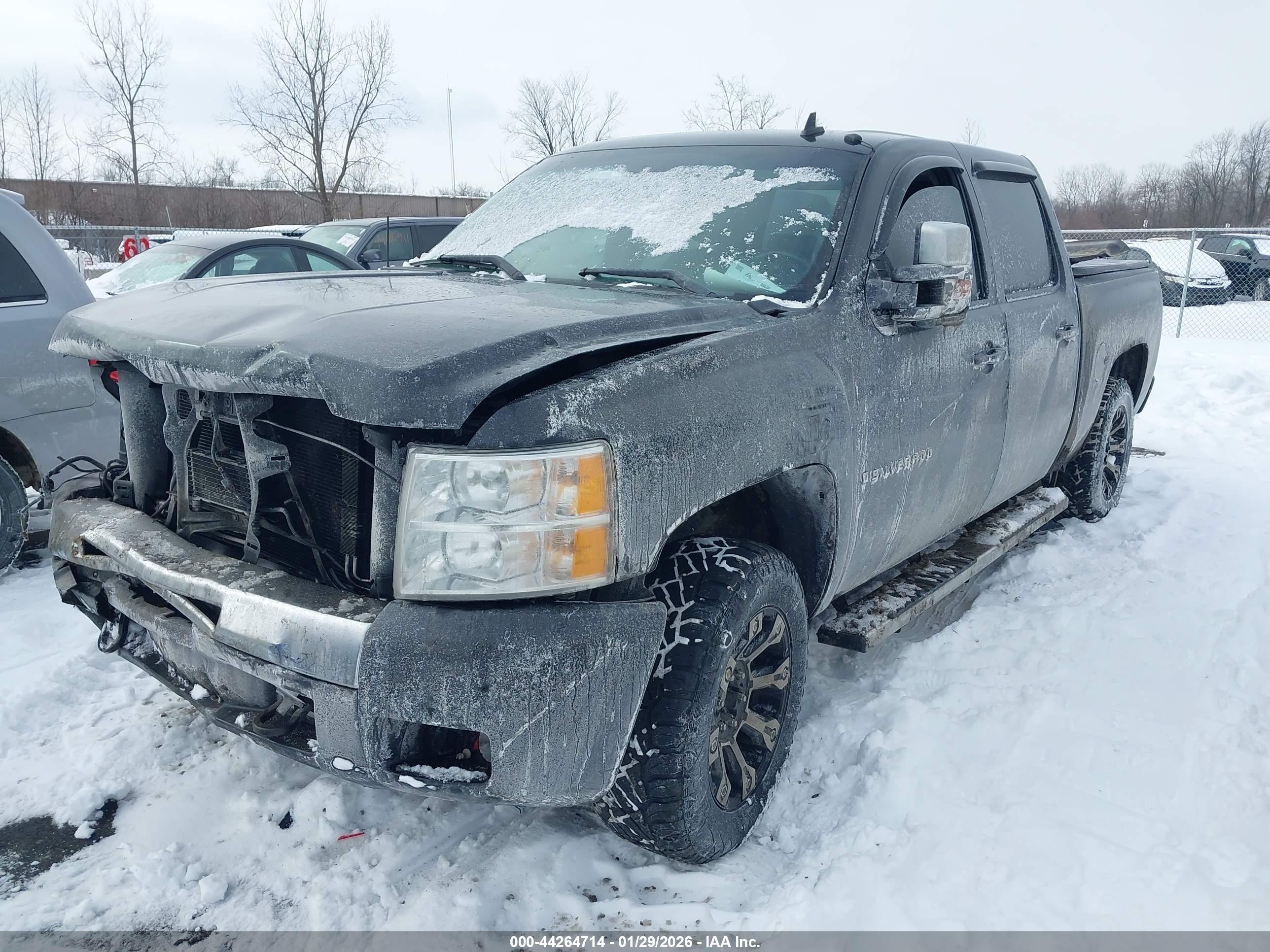 CHEVROLET SILVERADO image 2
