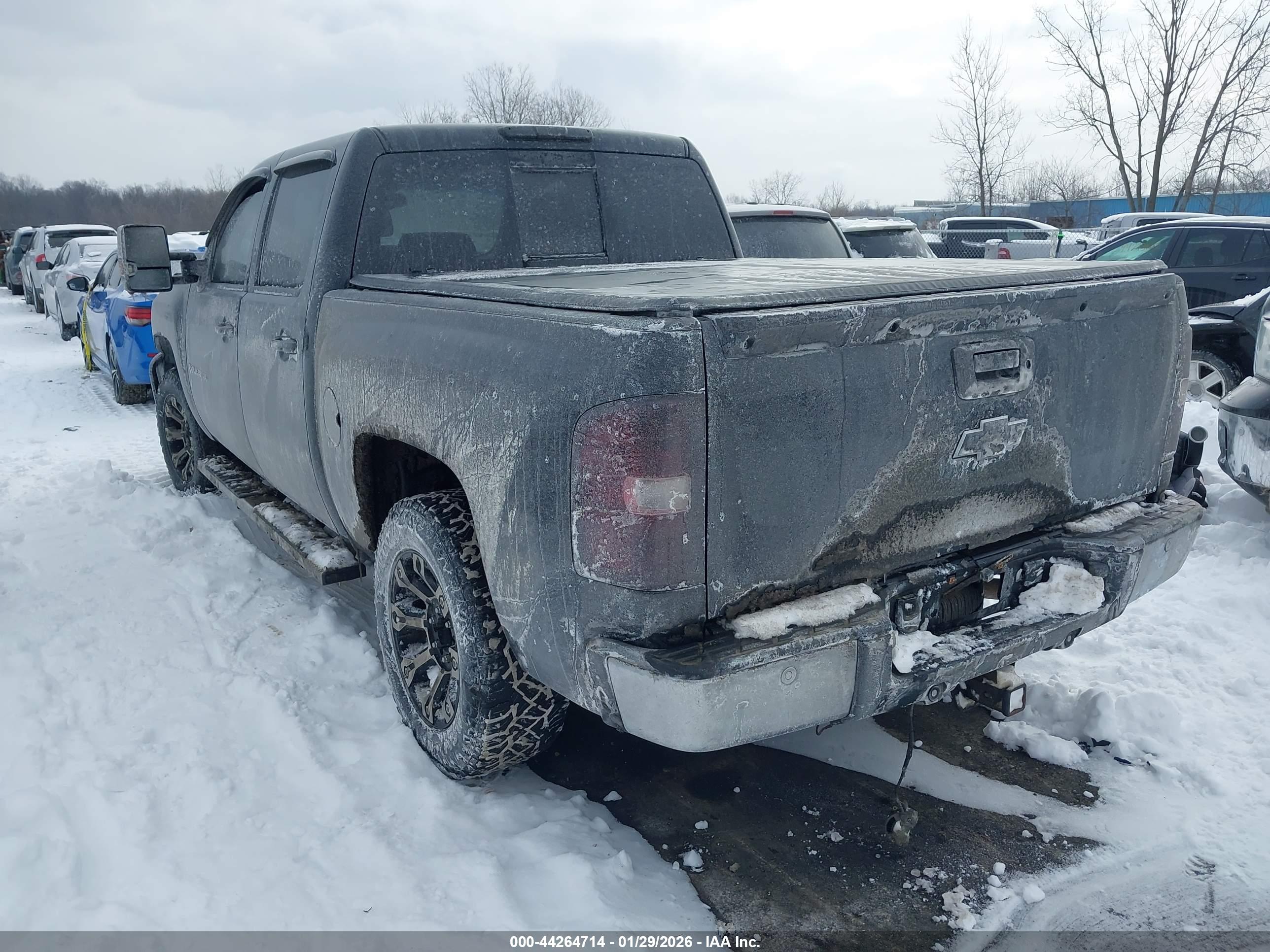 CHEVROLET SILVERADO image 3