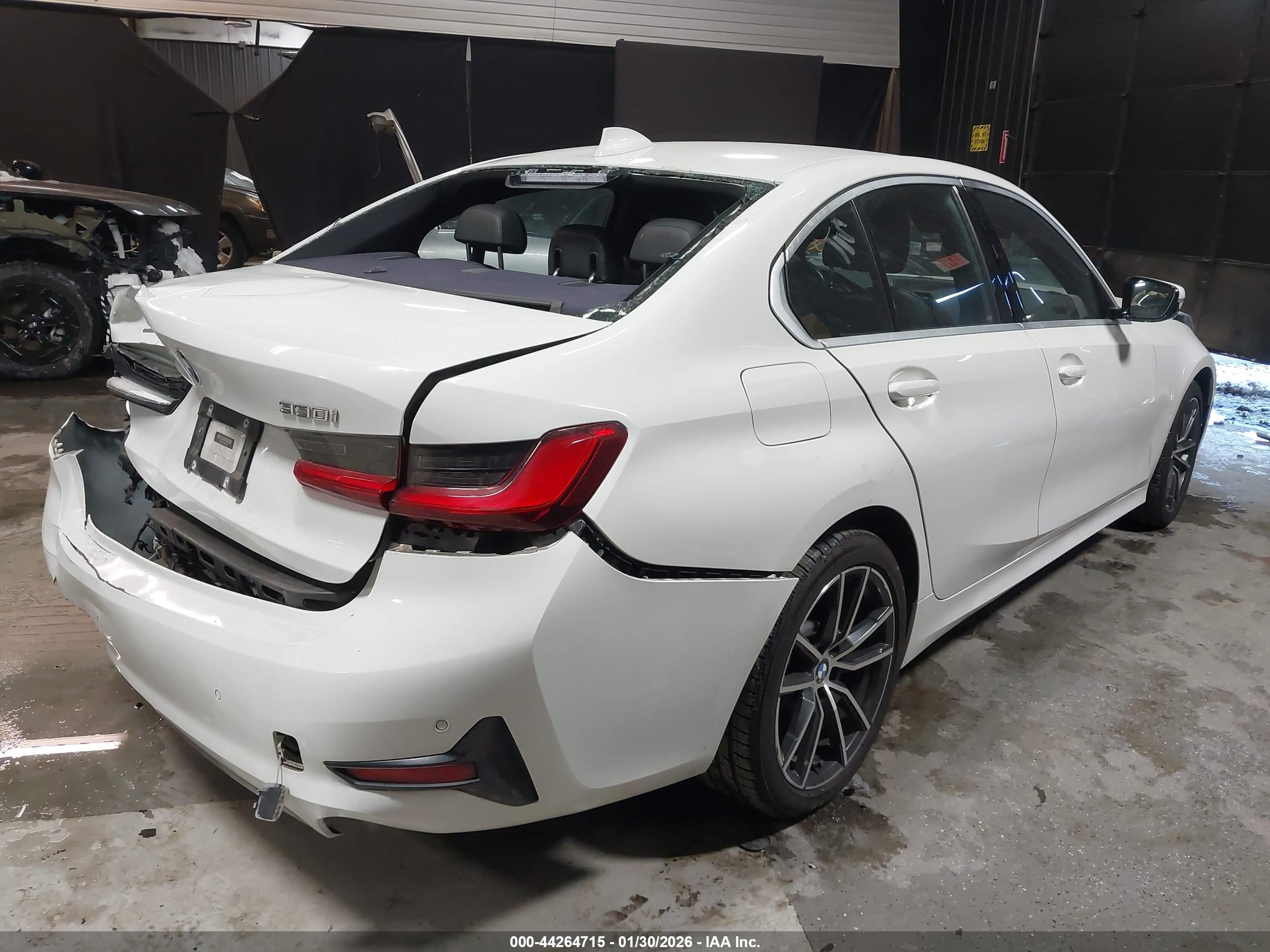 BMW 330I image 4
