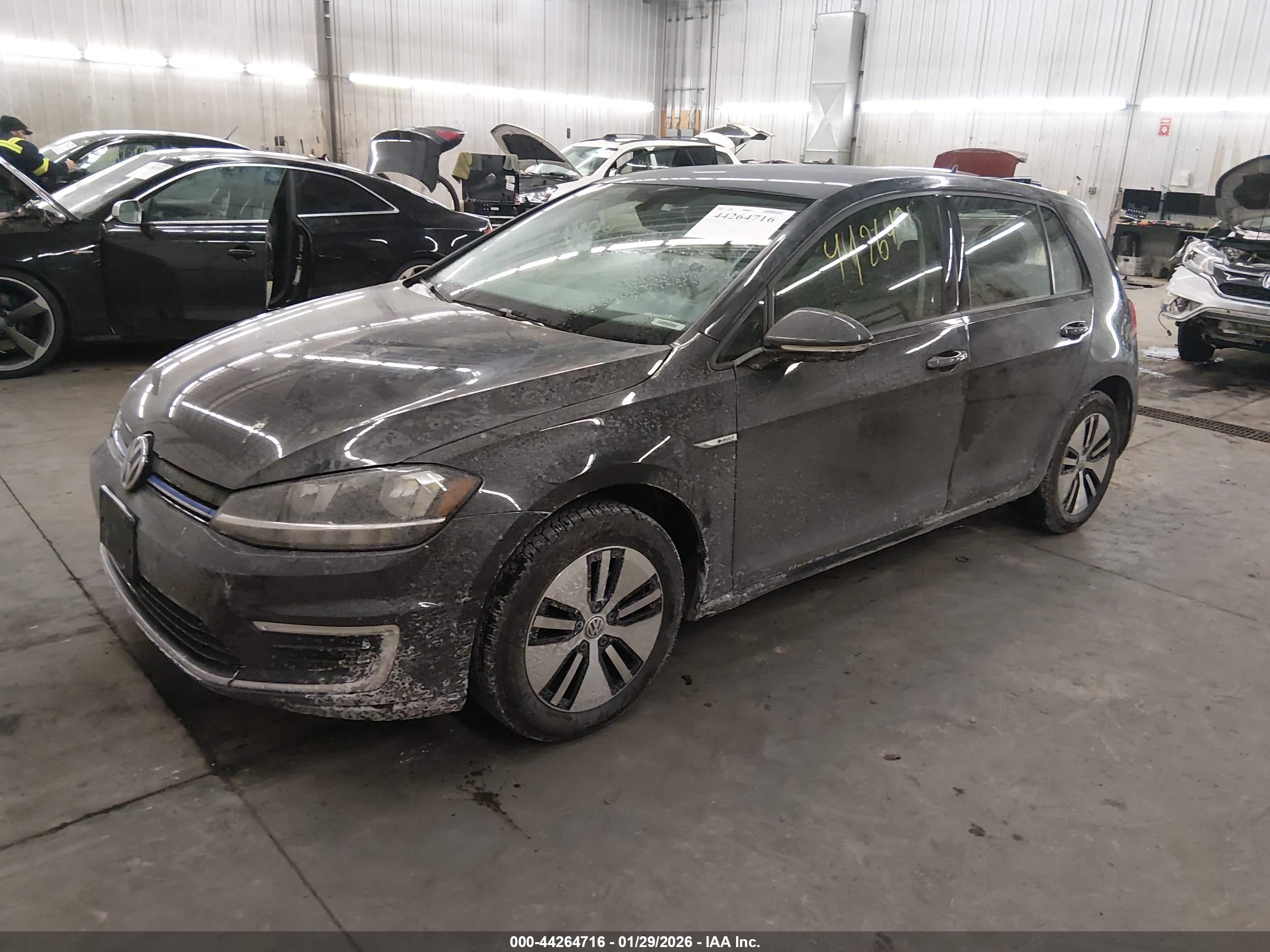 VOLKSWAGEN E-GOLF image 2