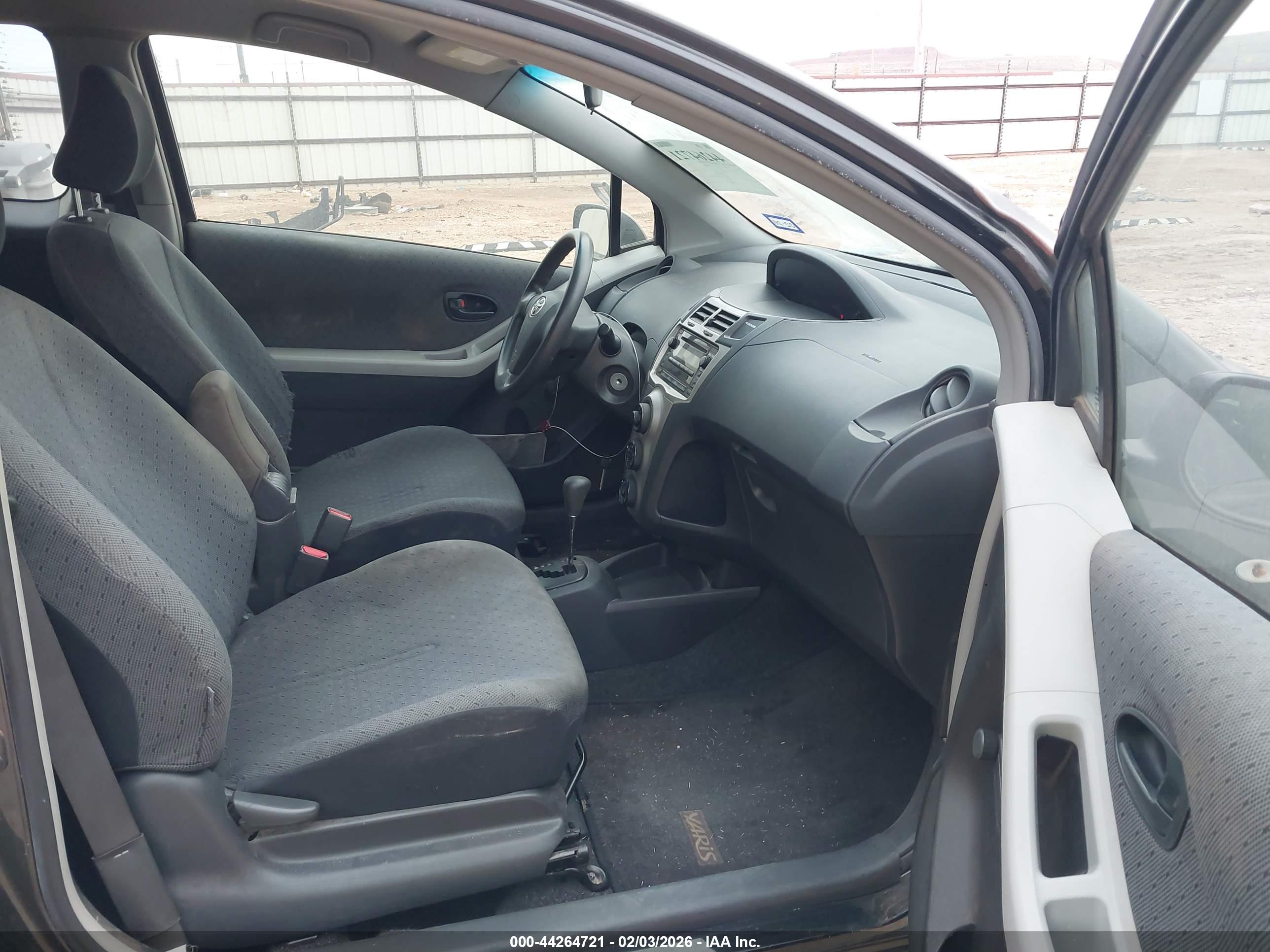 TOYOTA YARIS image 5
