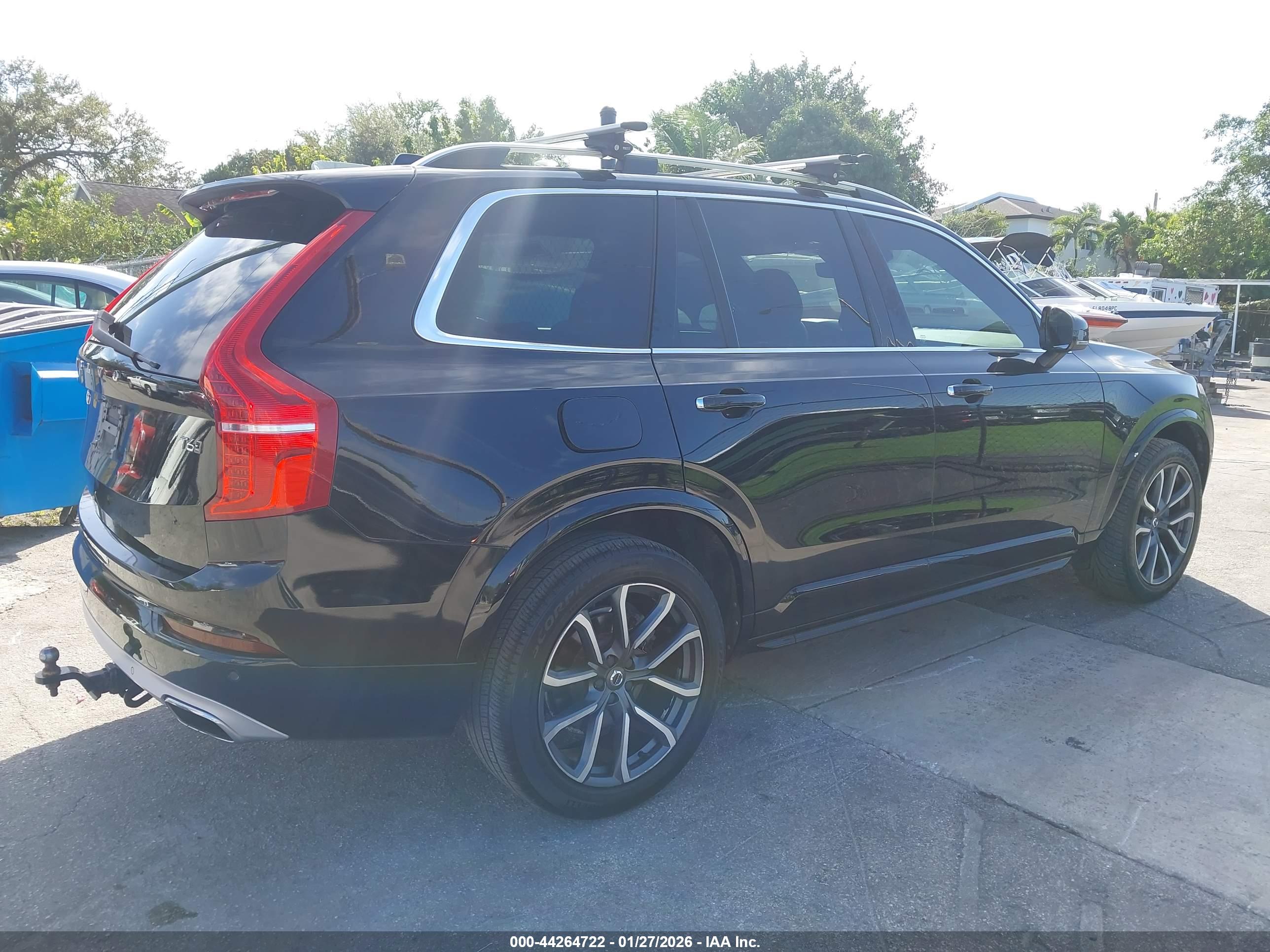 VOLVO XC90 image 4
