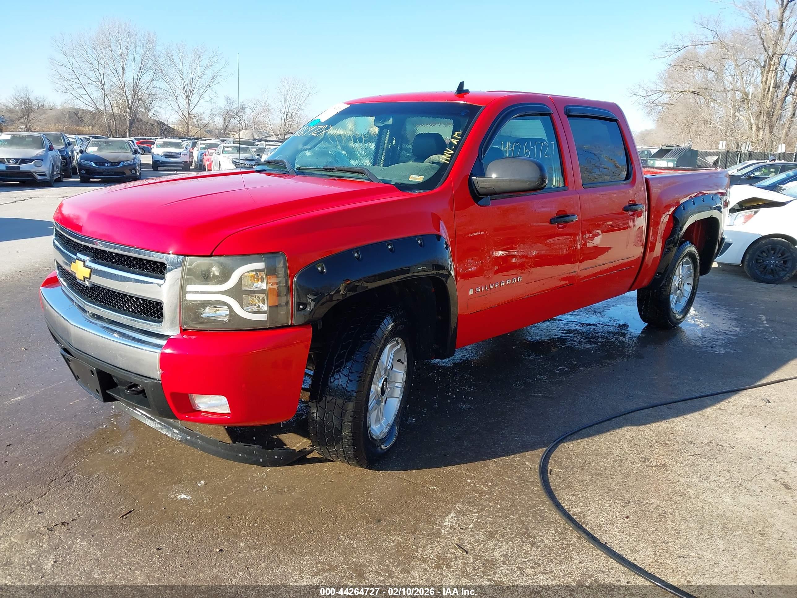 CHEVROLET SILVERADO image 2