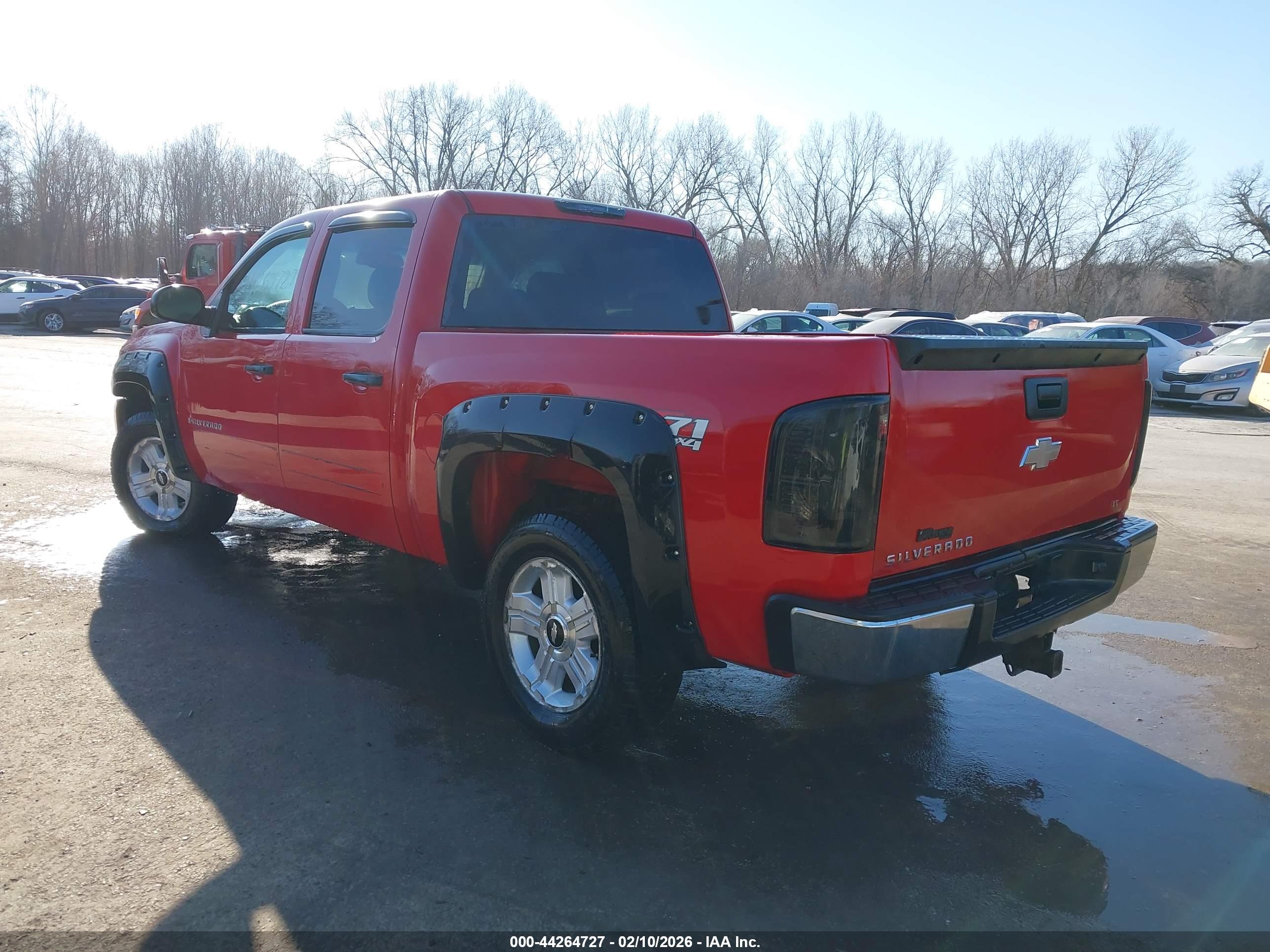 CHEVROLET SILVERADO image 3