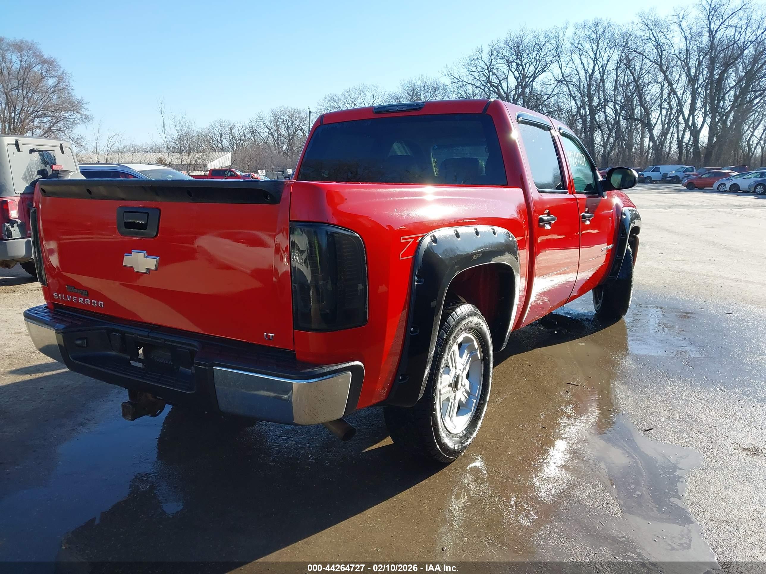 CHEVROLET SILVERADO image 4