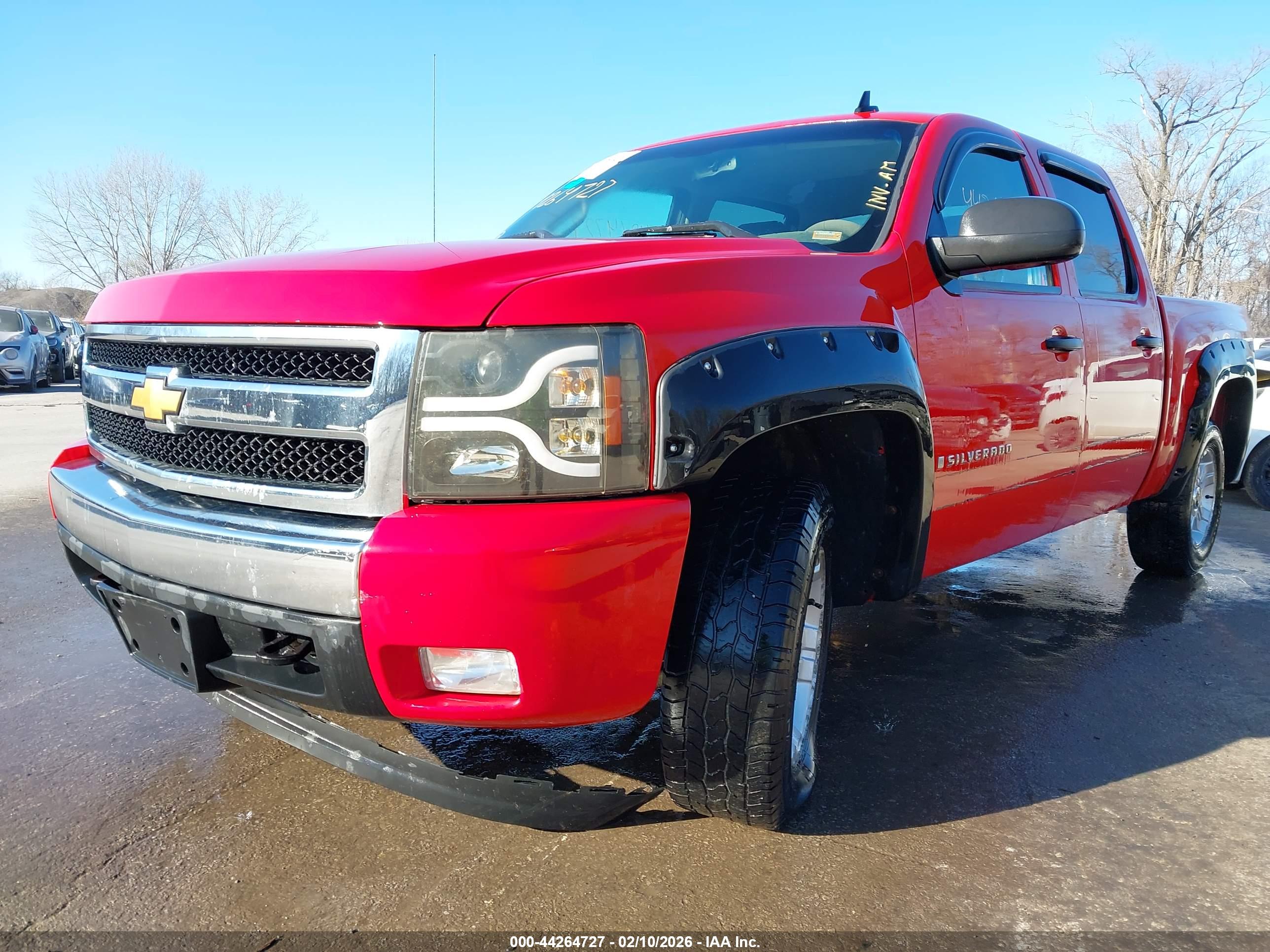 CHEVROLET SILVERADO image 6