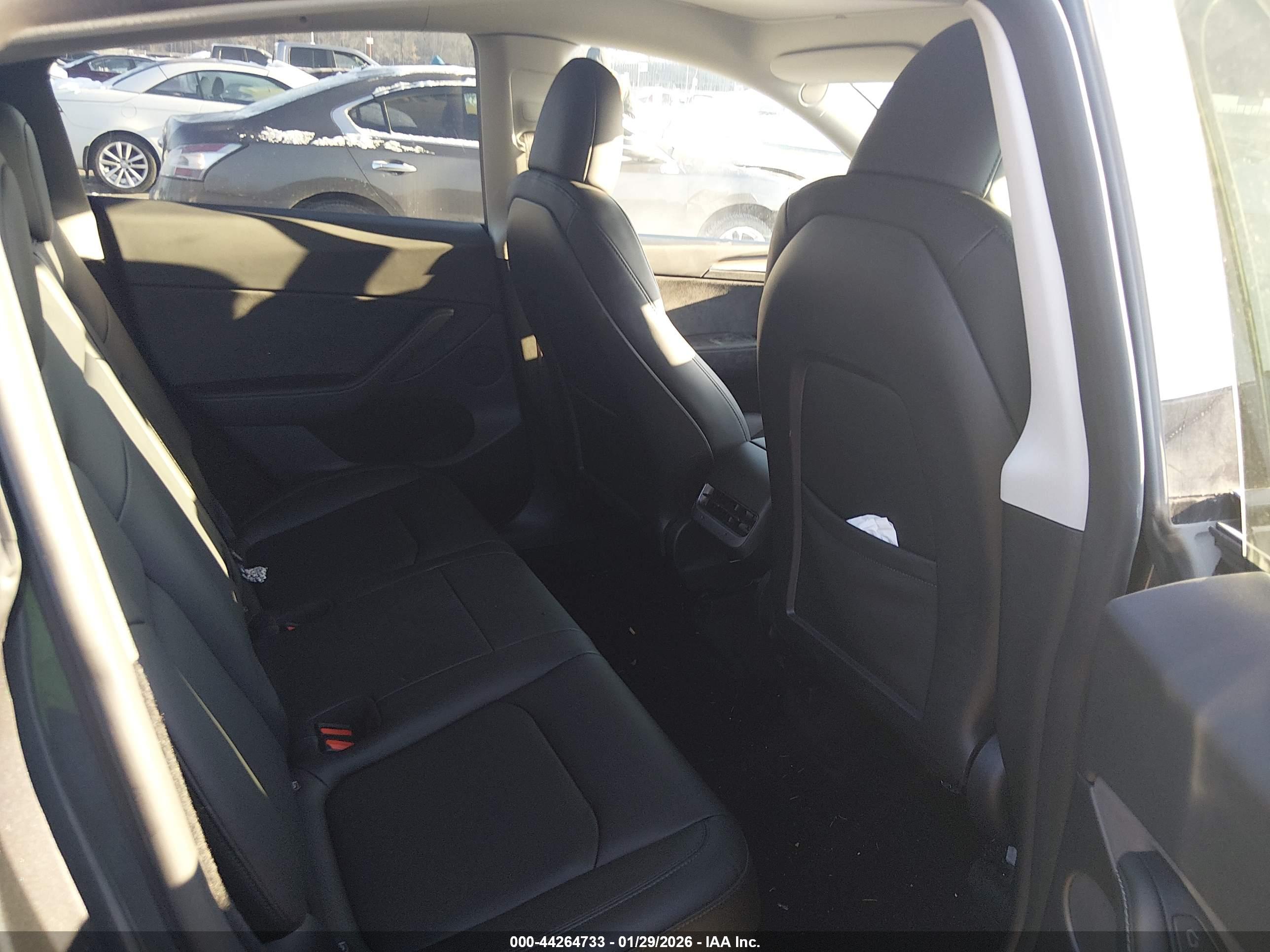 TESLA MODEL image 8