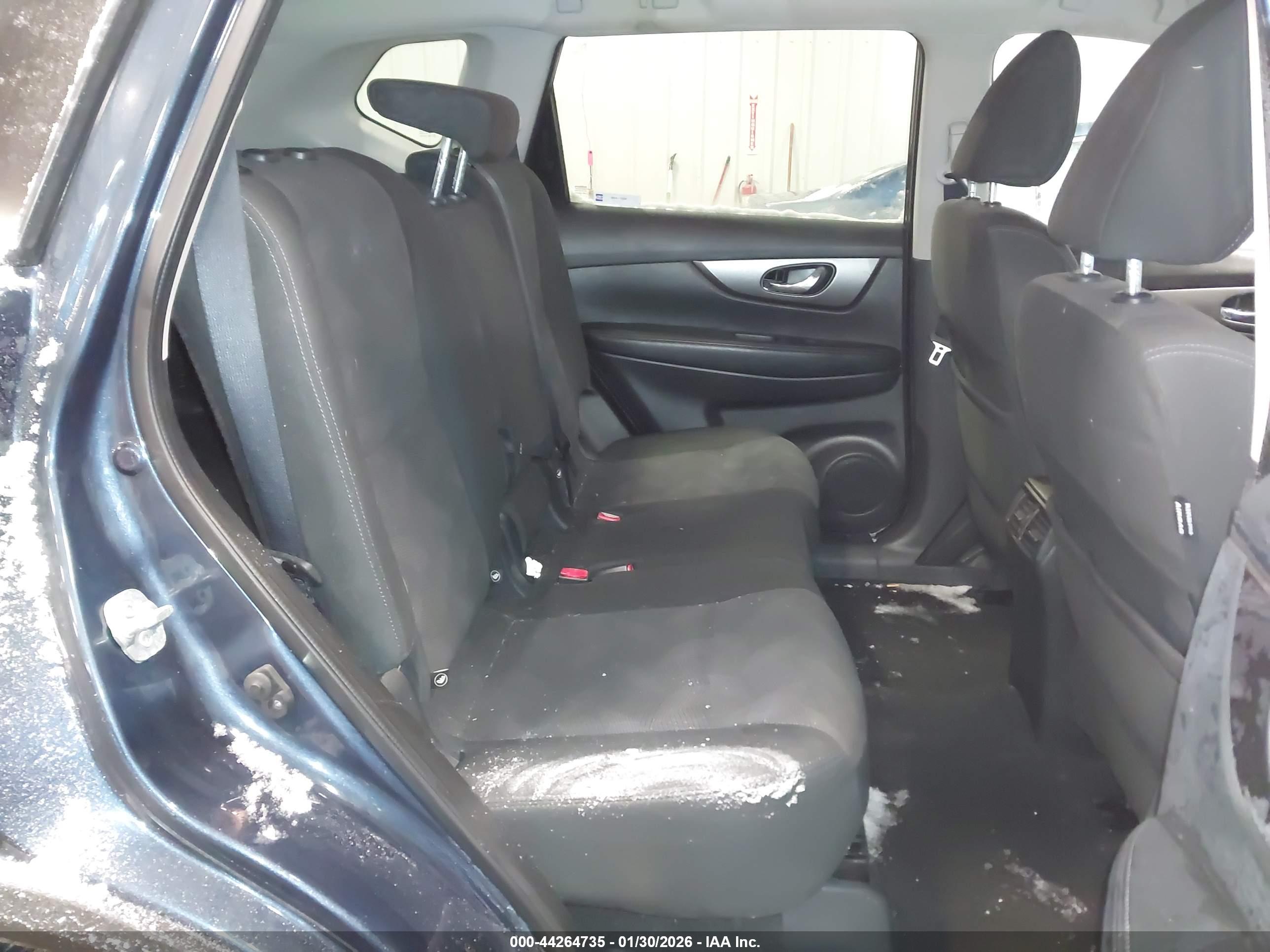 NISSAN ROGUE image 8