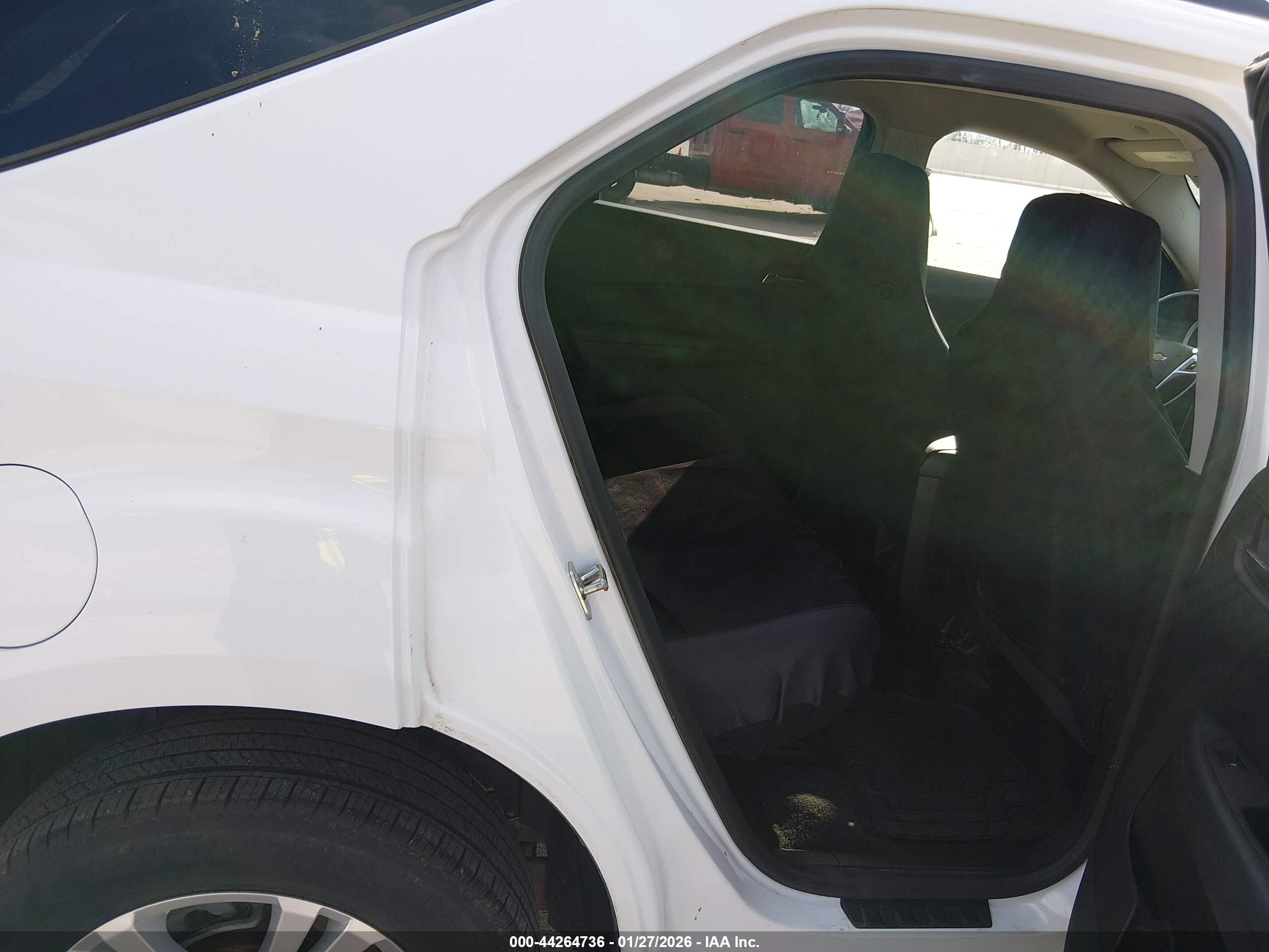 CHEVROLET EQUINOX image 8