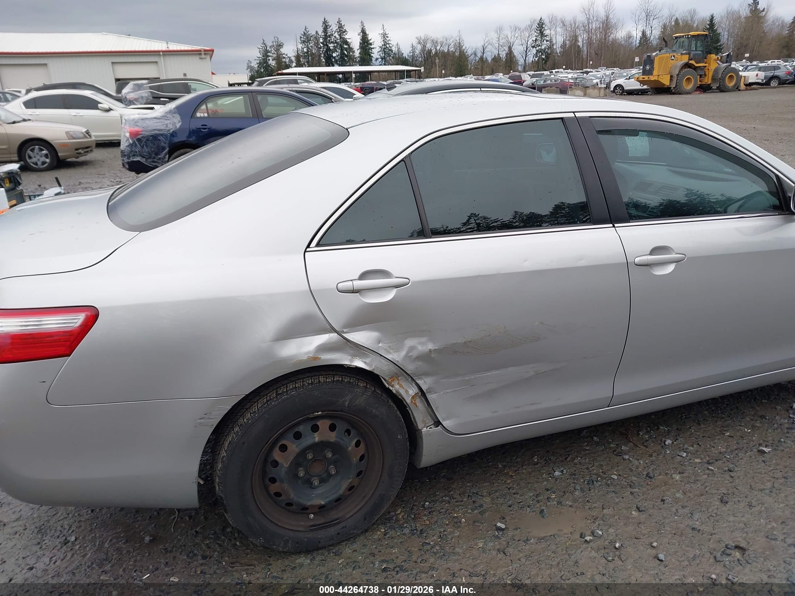 TOYOTA CAMRY image 6