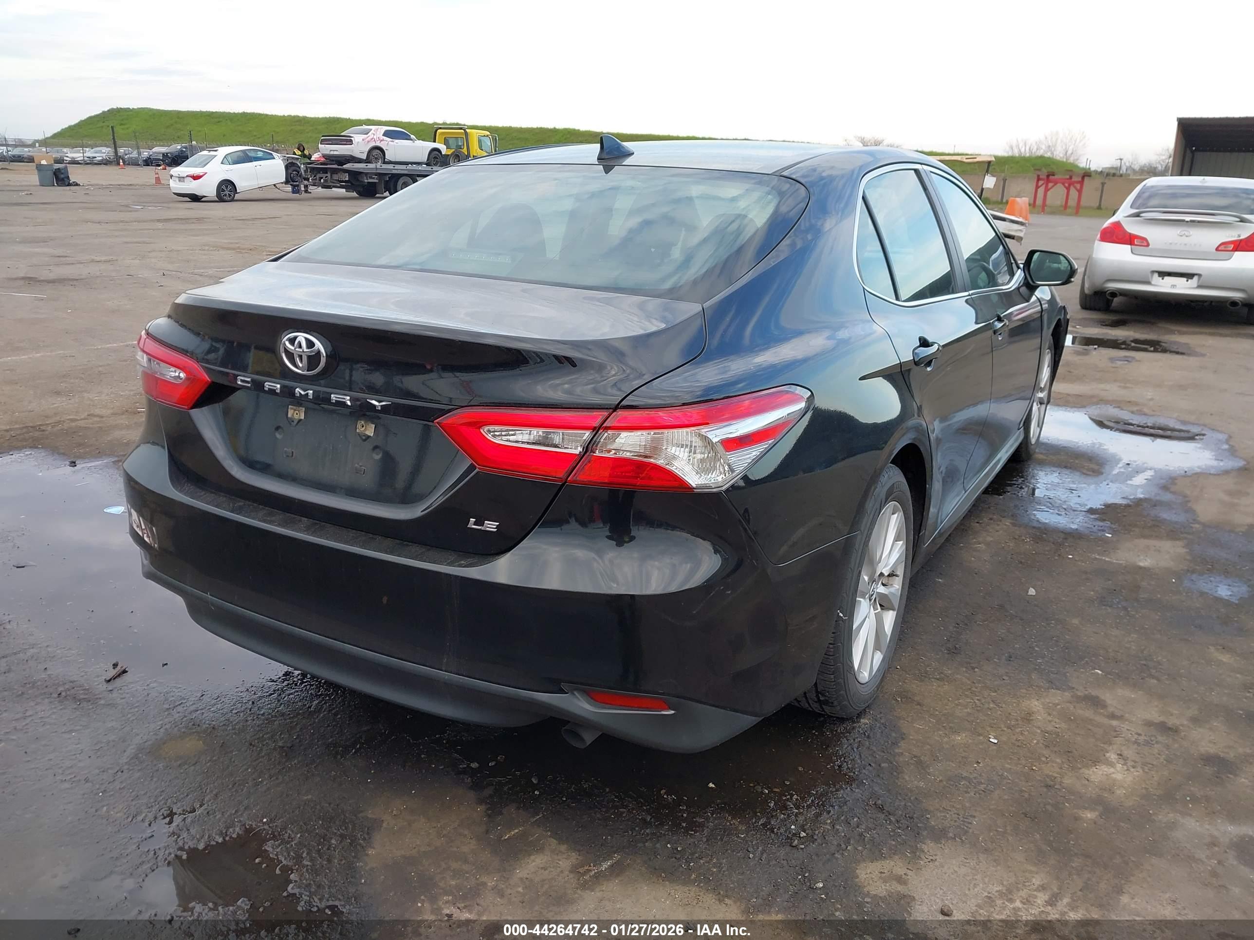 TOYOTA CAMRY image 4