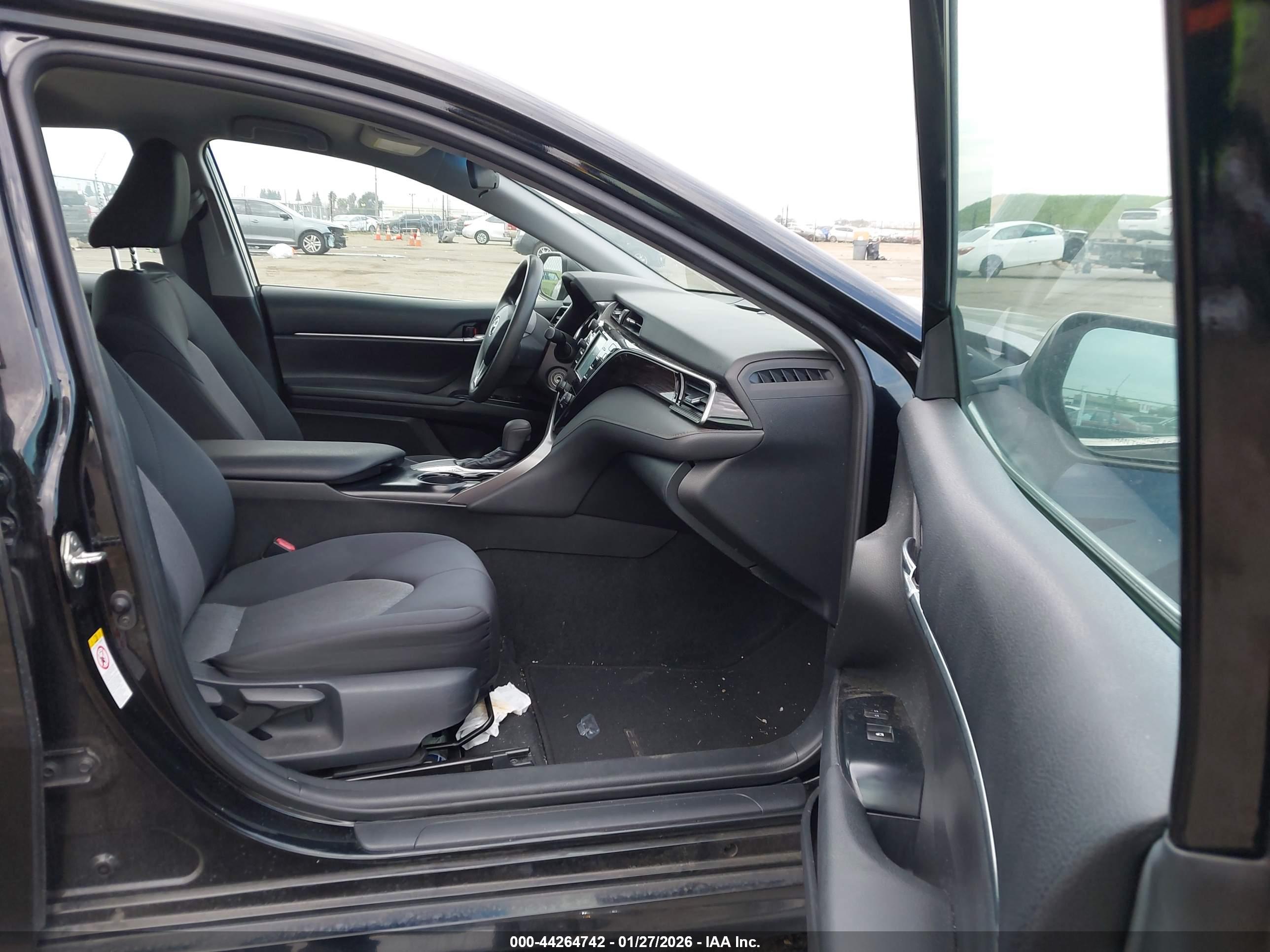 TOYOTA CAMRY image 5