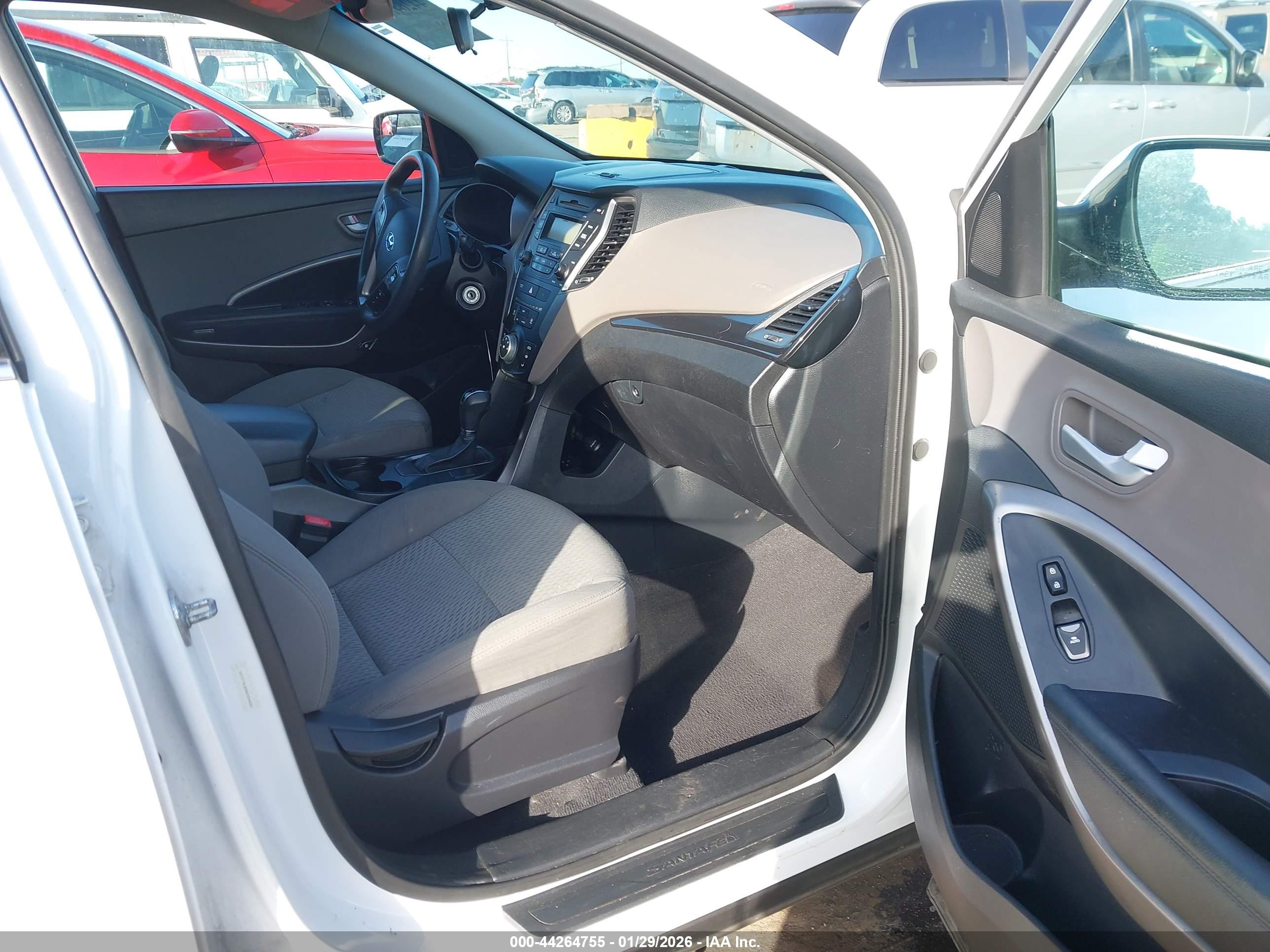 HYUNDAI SANTA image 5
